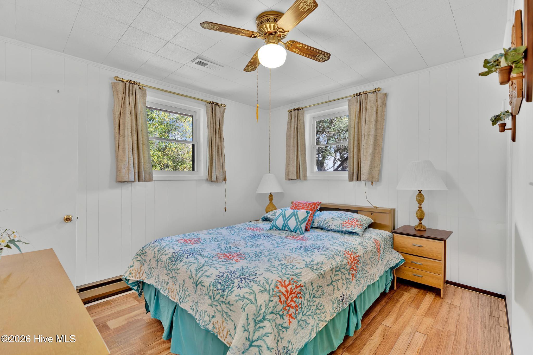 100562337 | Photo 14