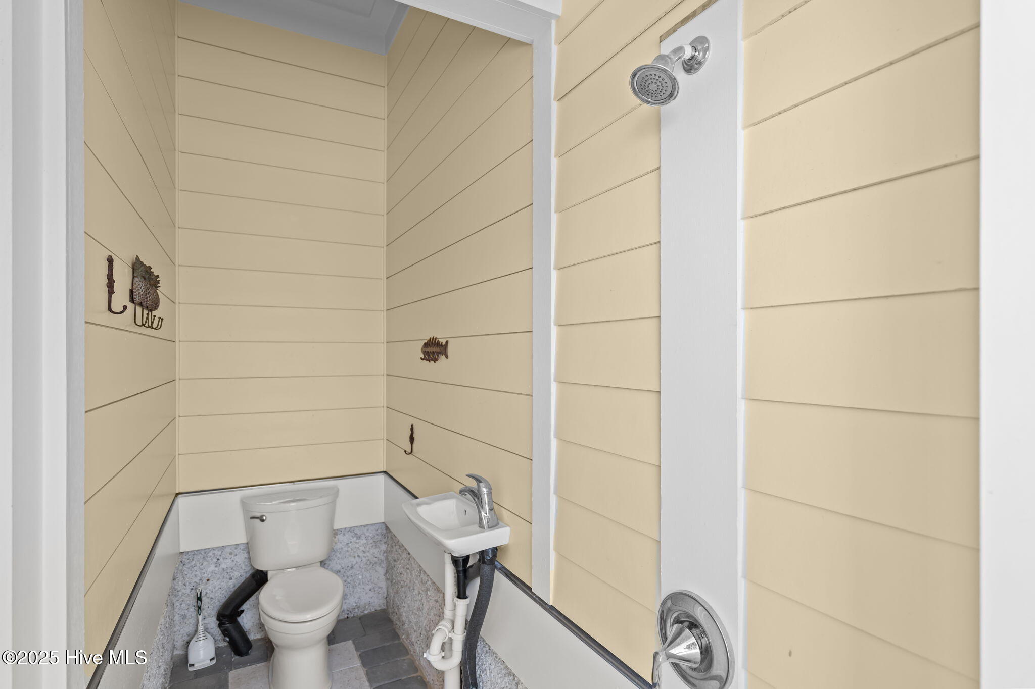 100535952 | Photo 42