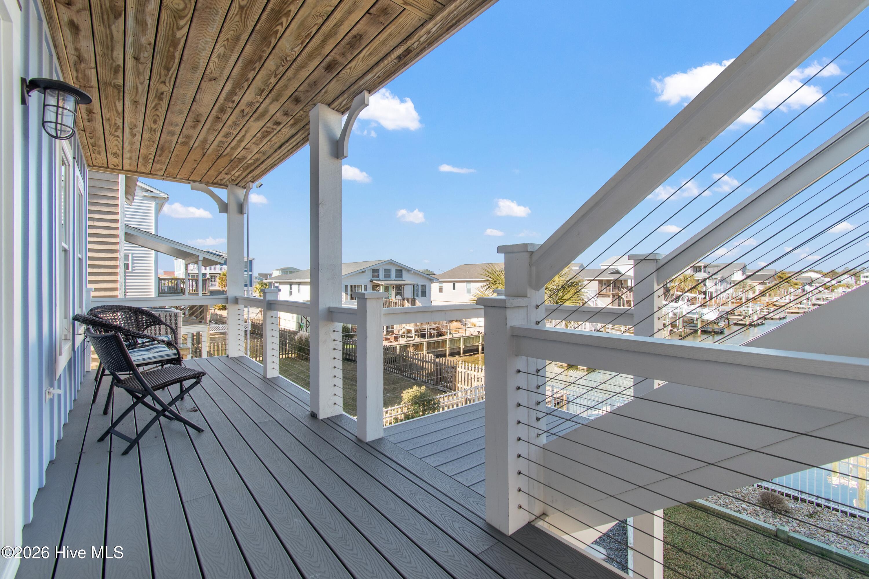 100547553 | Photo 34