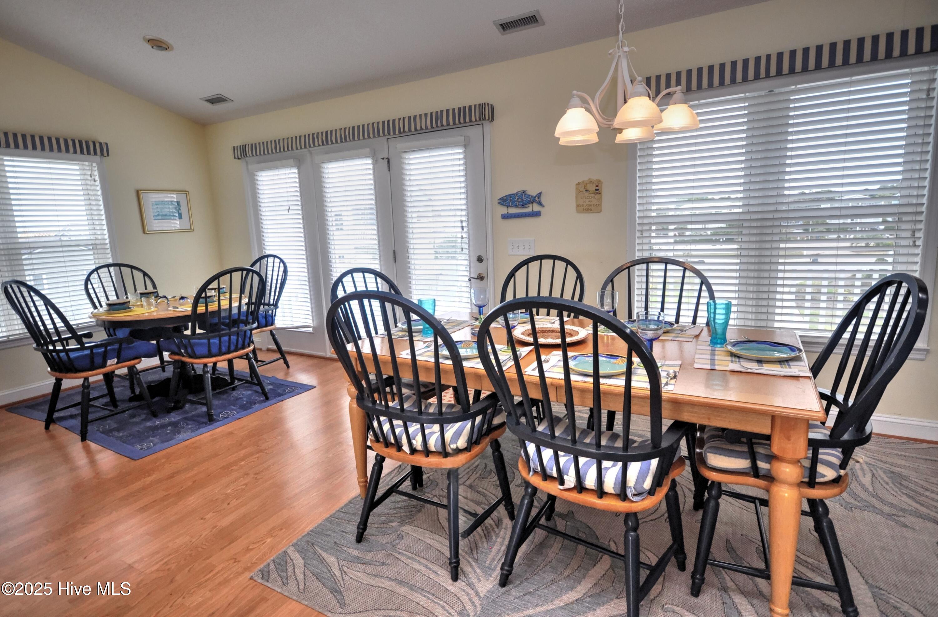 100538748 | Photo 22