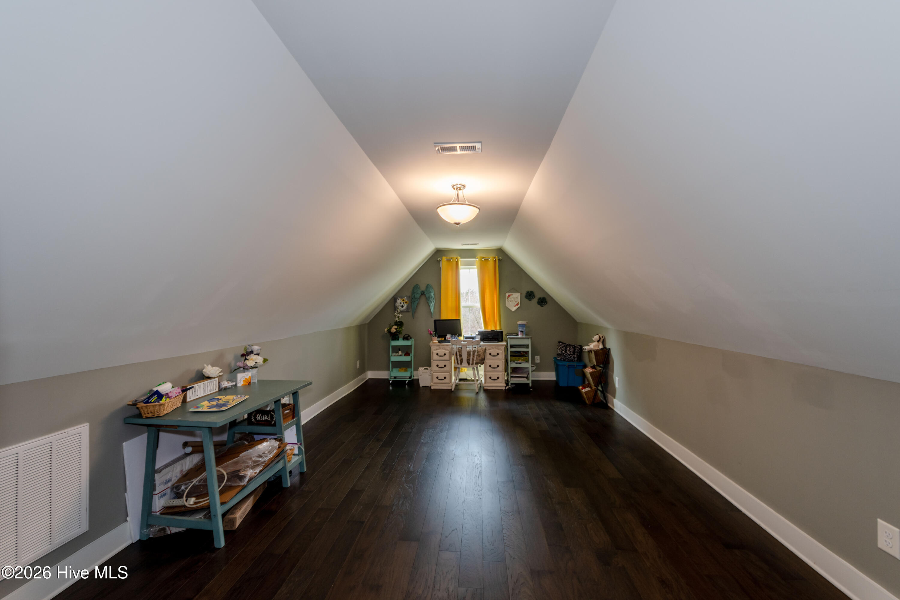 100559174 | Photo 60