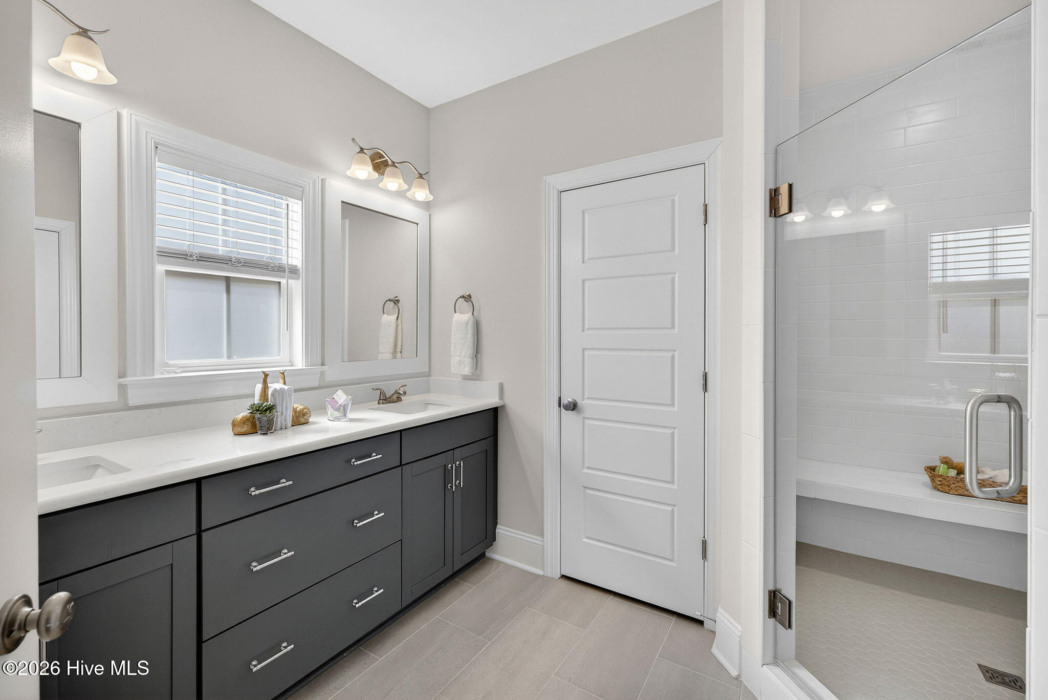 100558378 | Photo 27