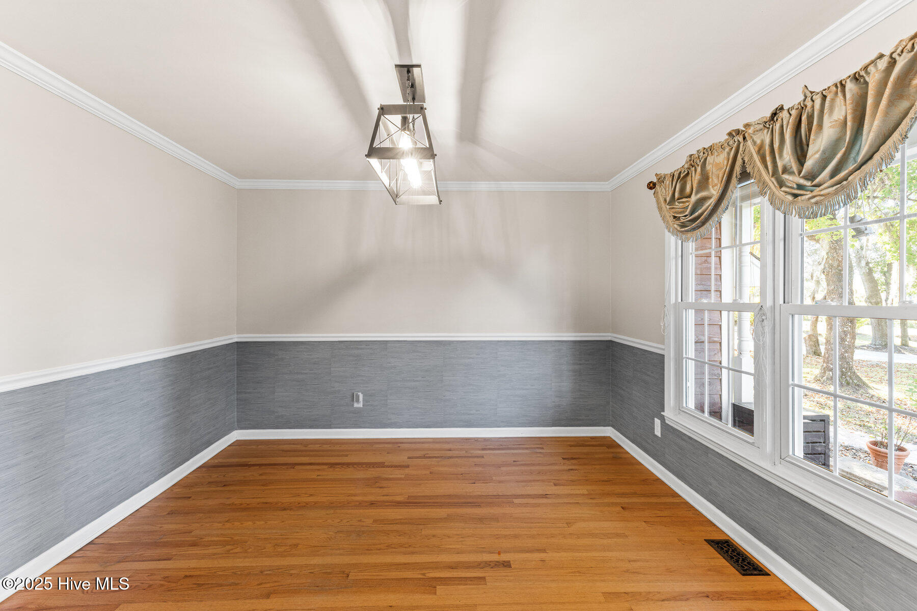 100542289 | Photo 16