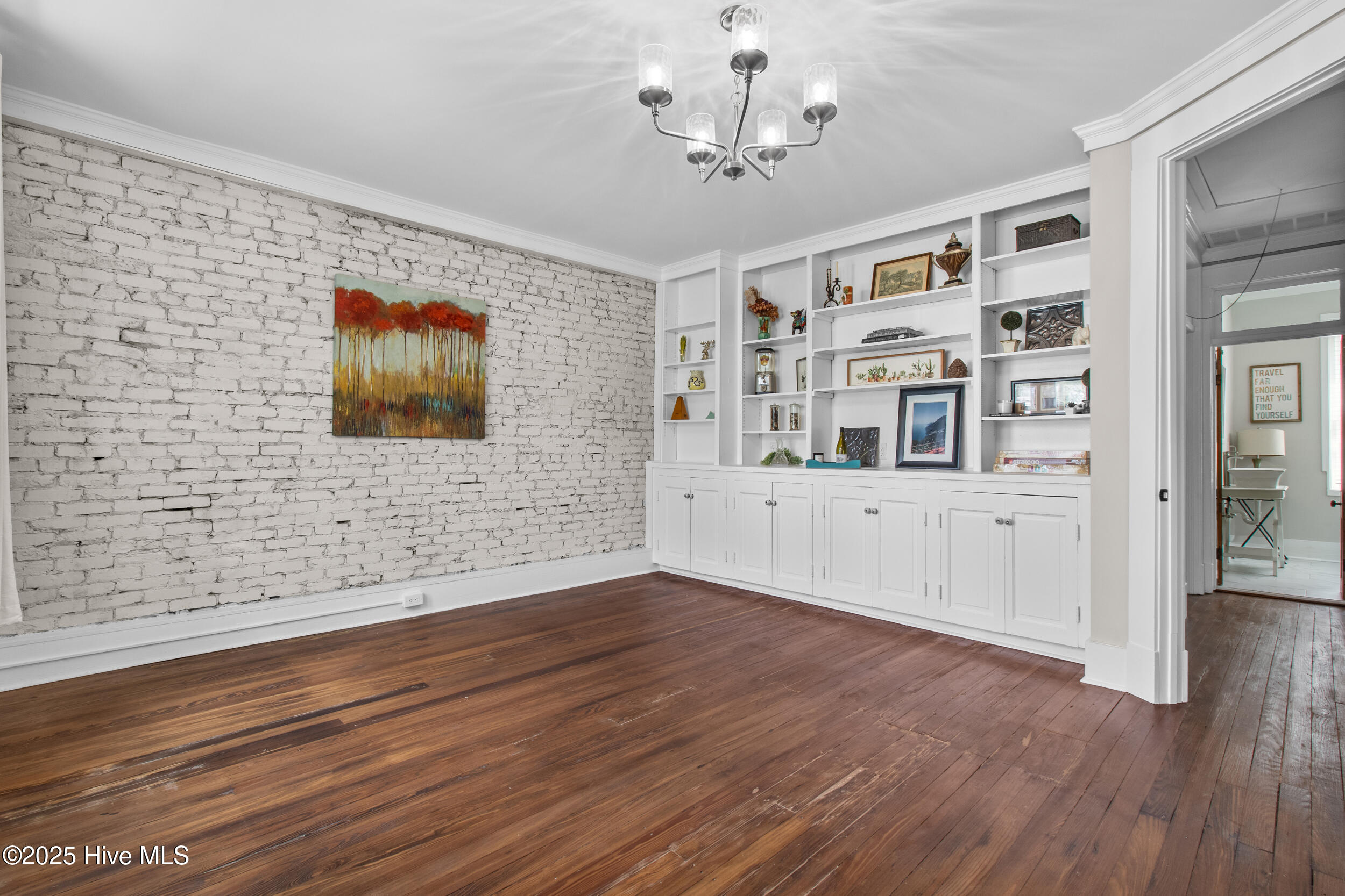 100514973 | Photo 23