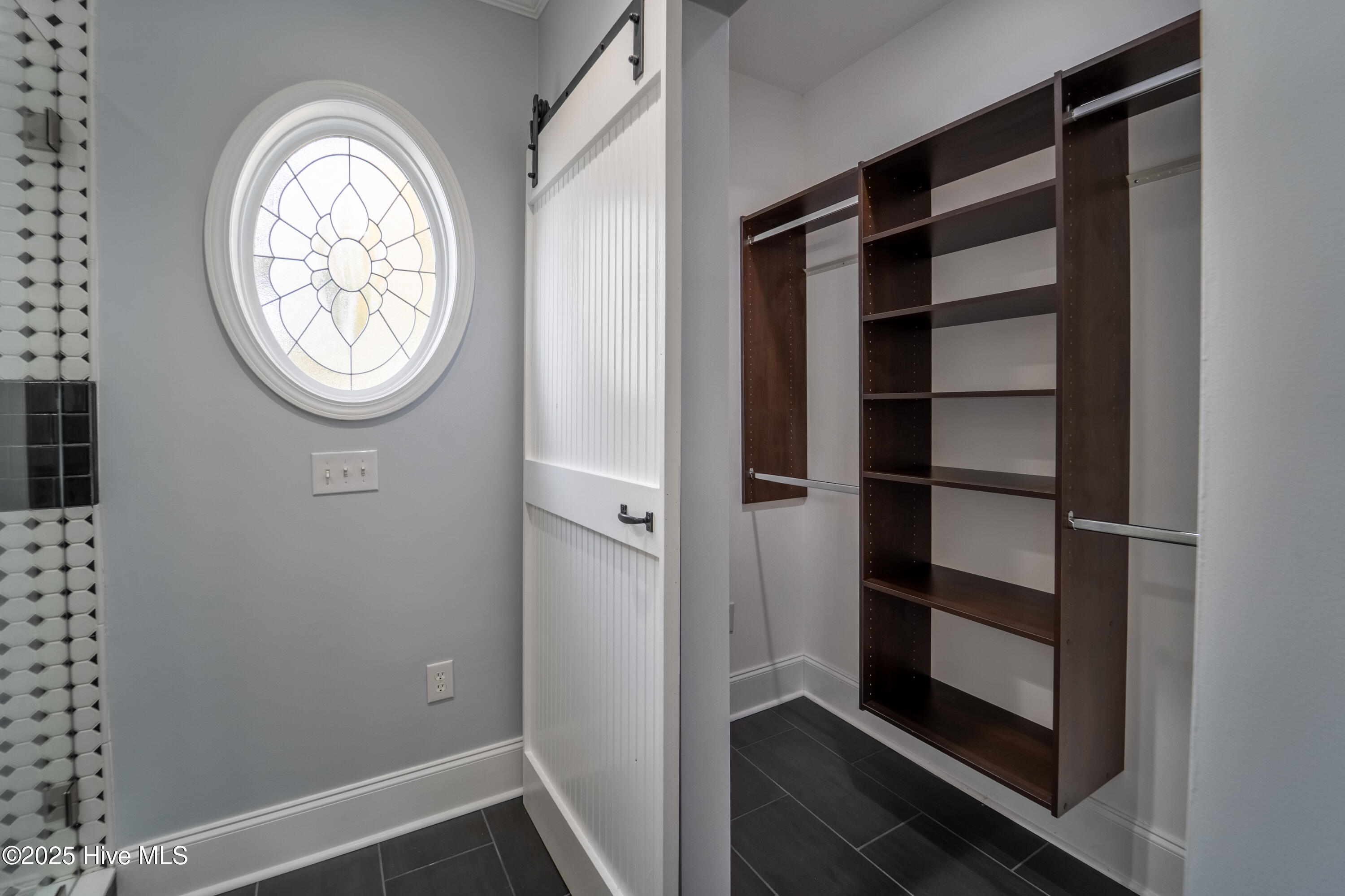 100544642 | Photo 26