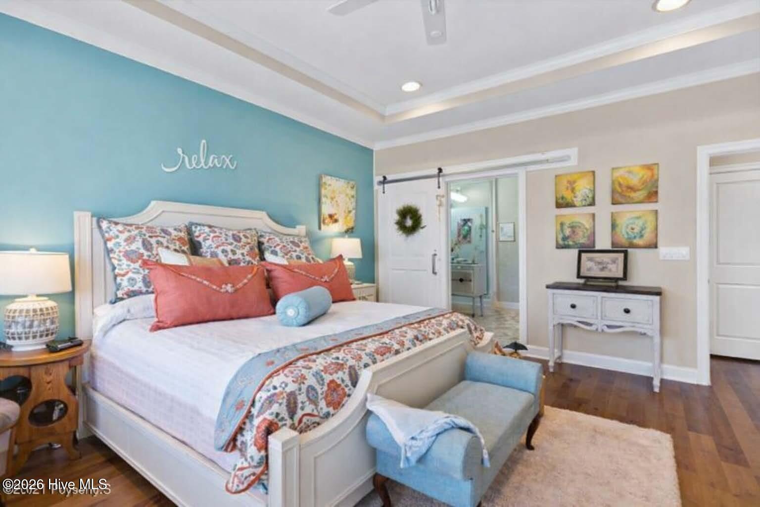 100560467 | Photo 25