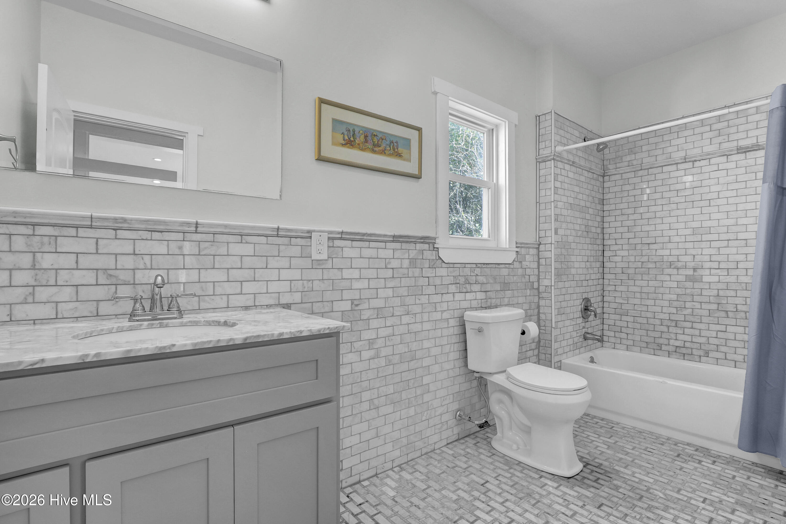 100551394 | Photo 17