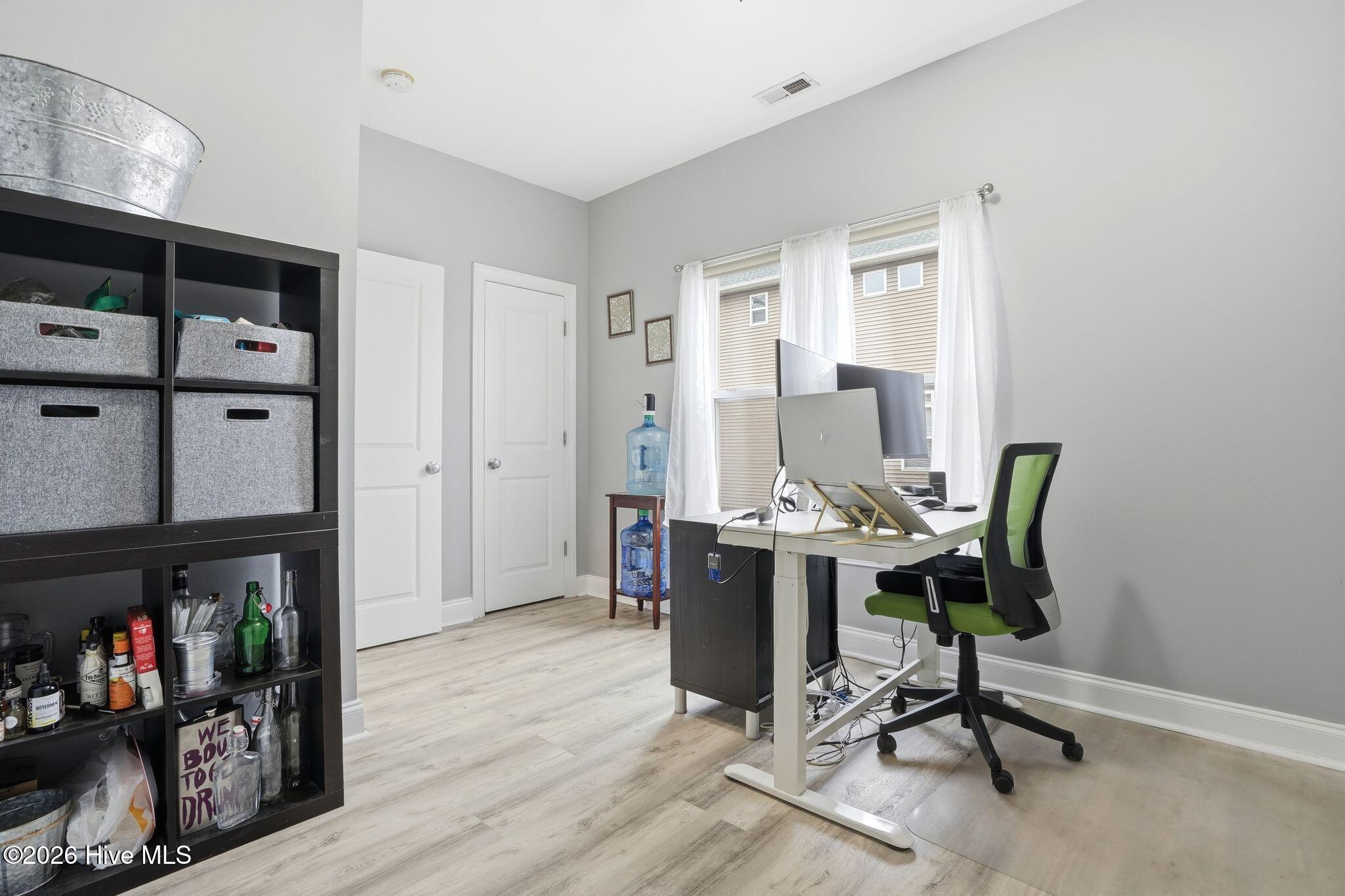 100558229 | Photo 28