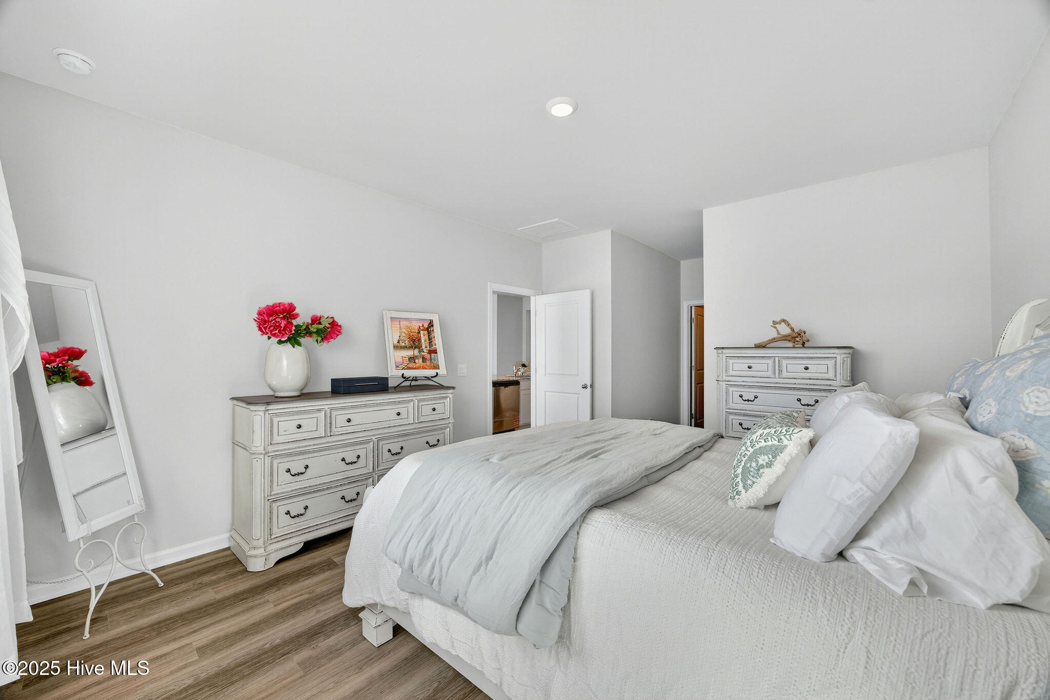 100541027 | Photo 22