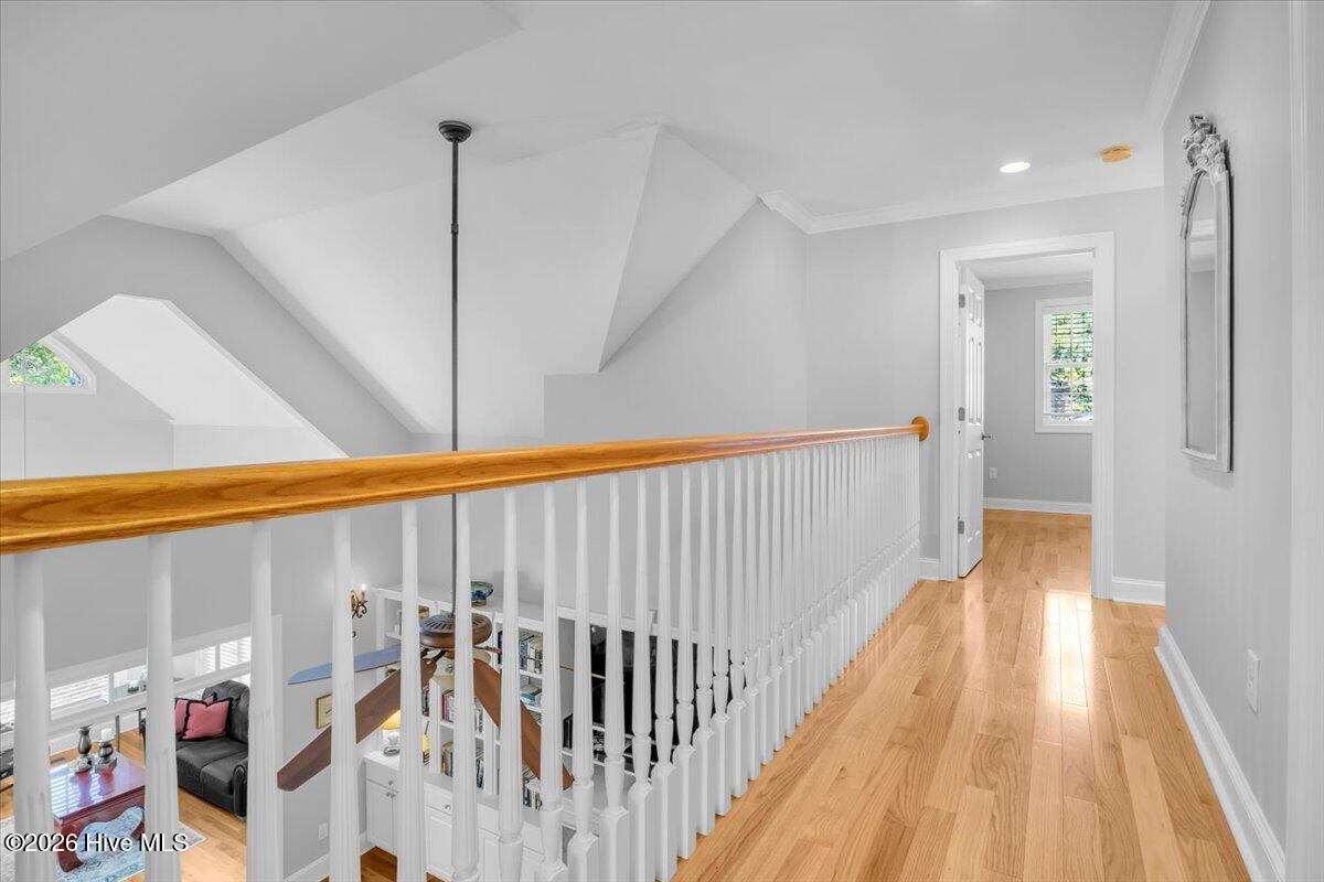 100565920 | Photo 55