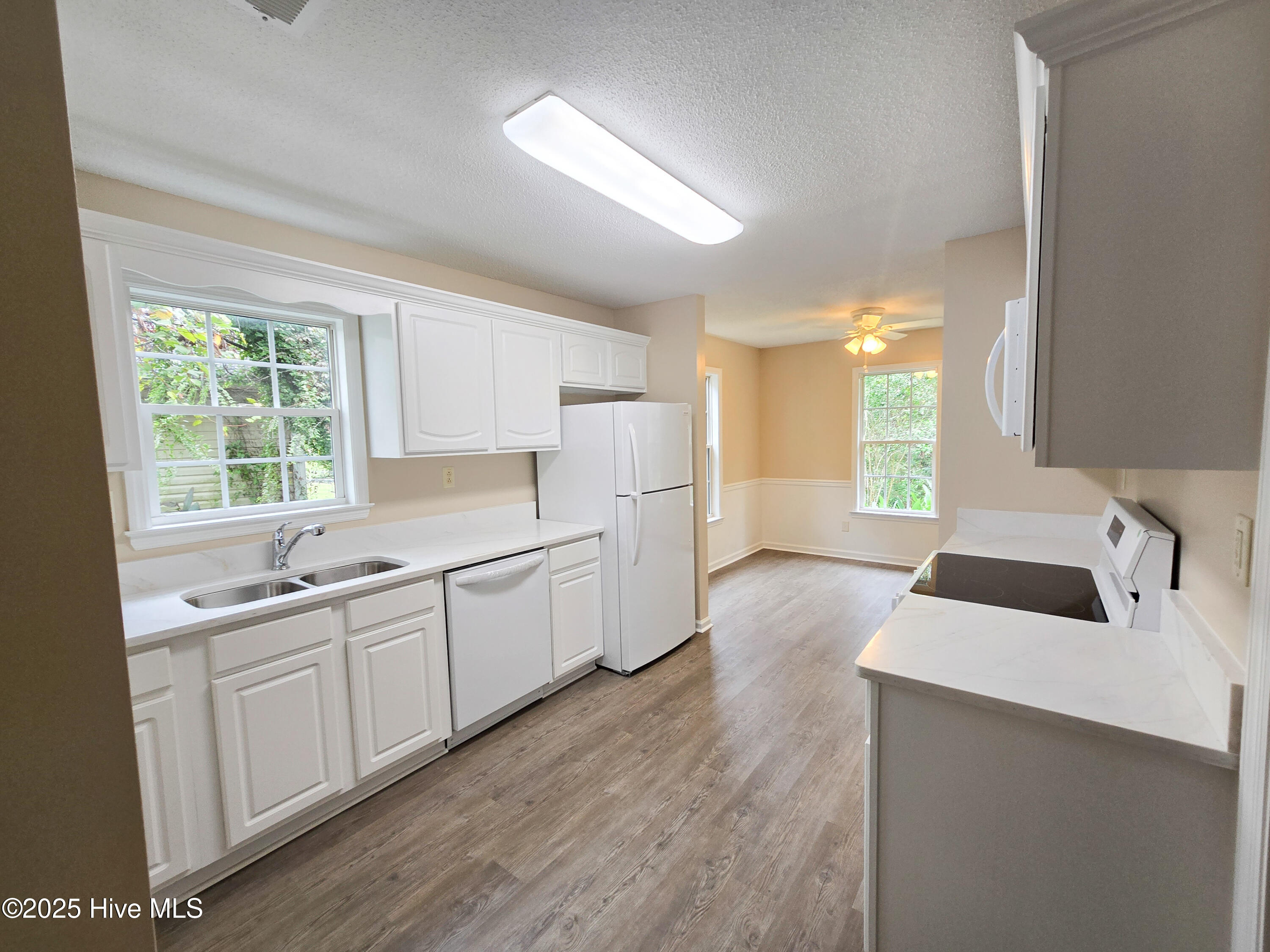 100533714 | Photo 10