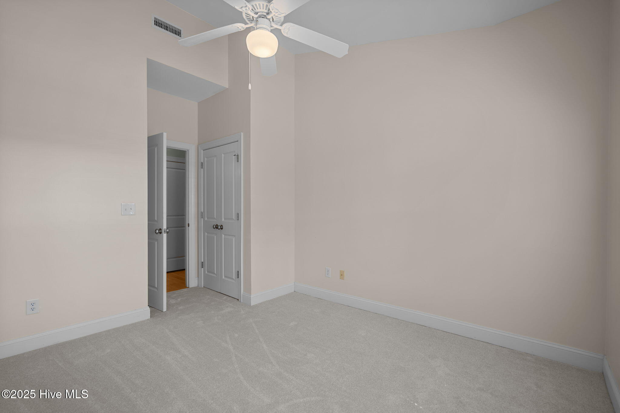 100559458 | Photo 18