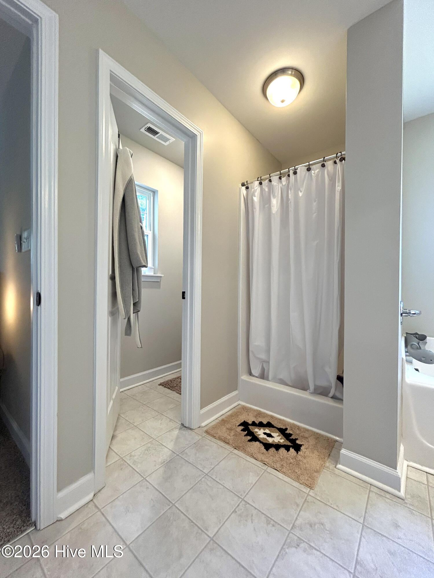 100557400 | Photo 41