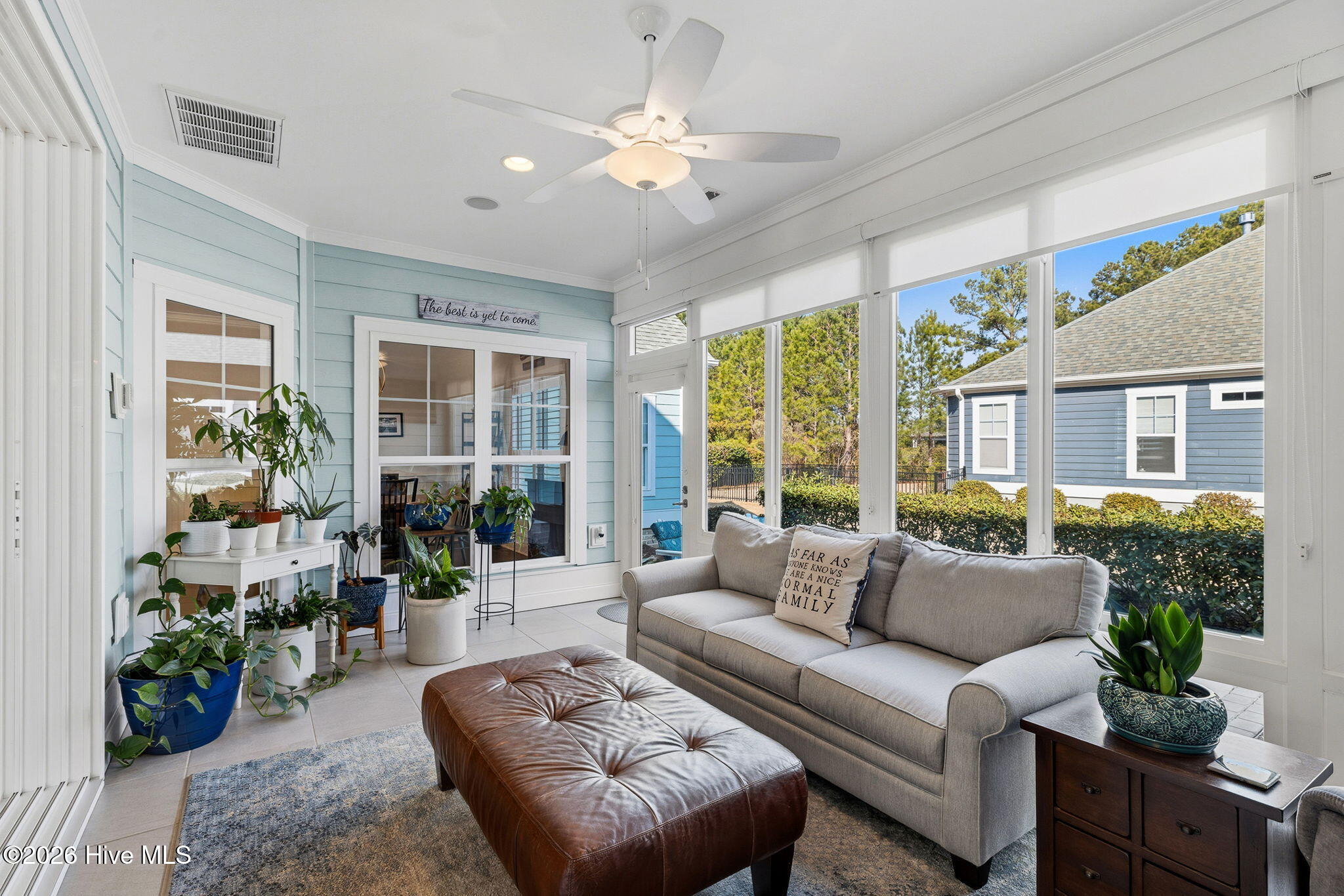 100554353 | Photo 50