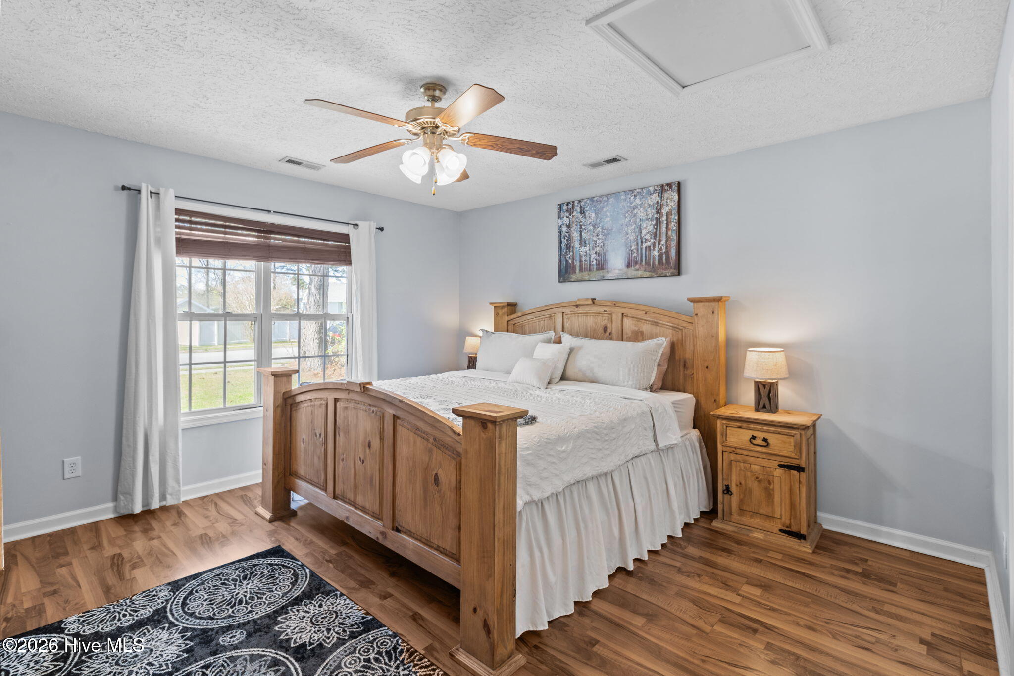 100561998 | Photo 17