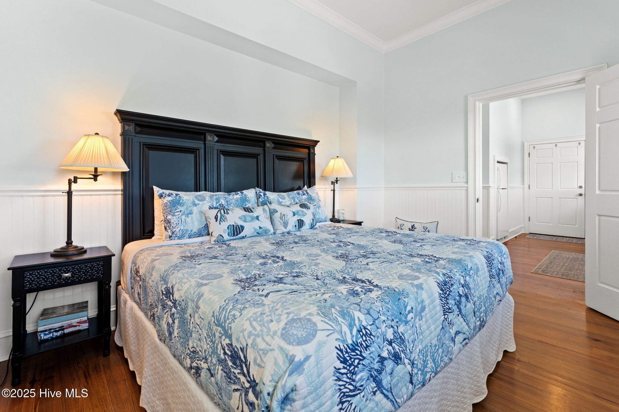 100548713 | Photo 33