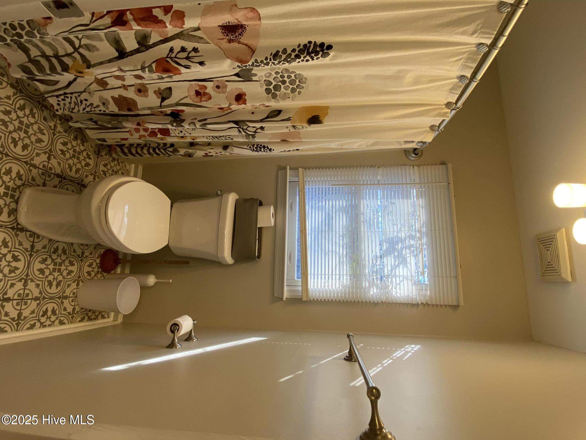 100545047 | Photo 10