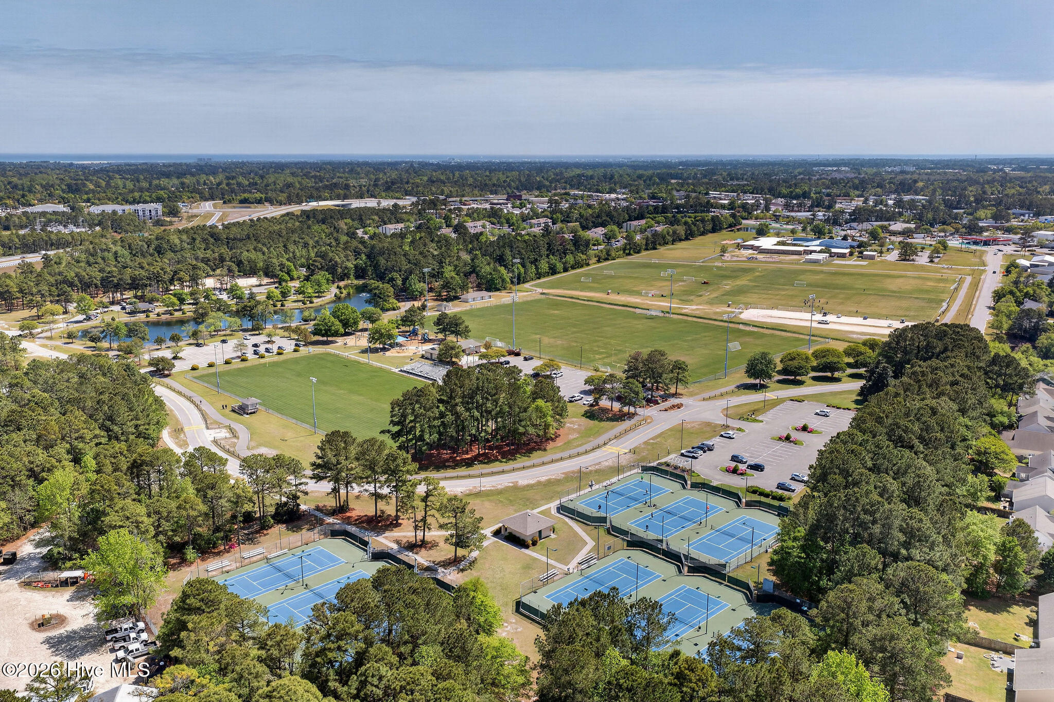 100566327 | Photo 40