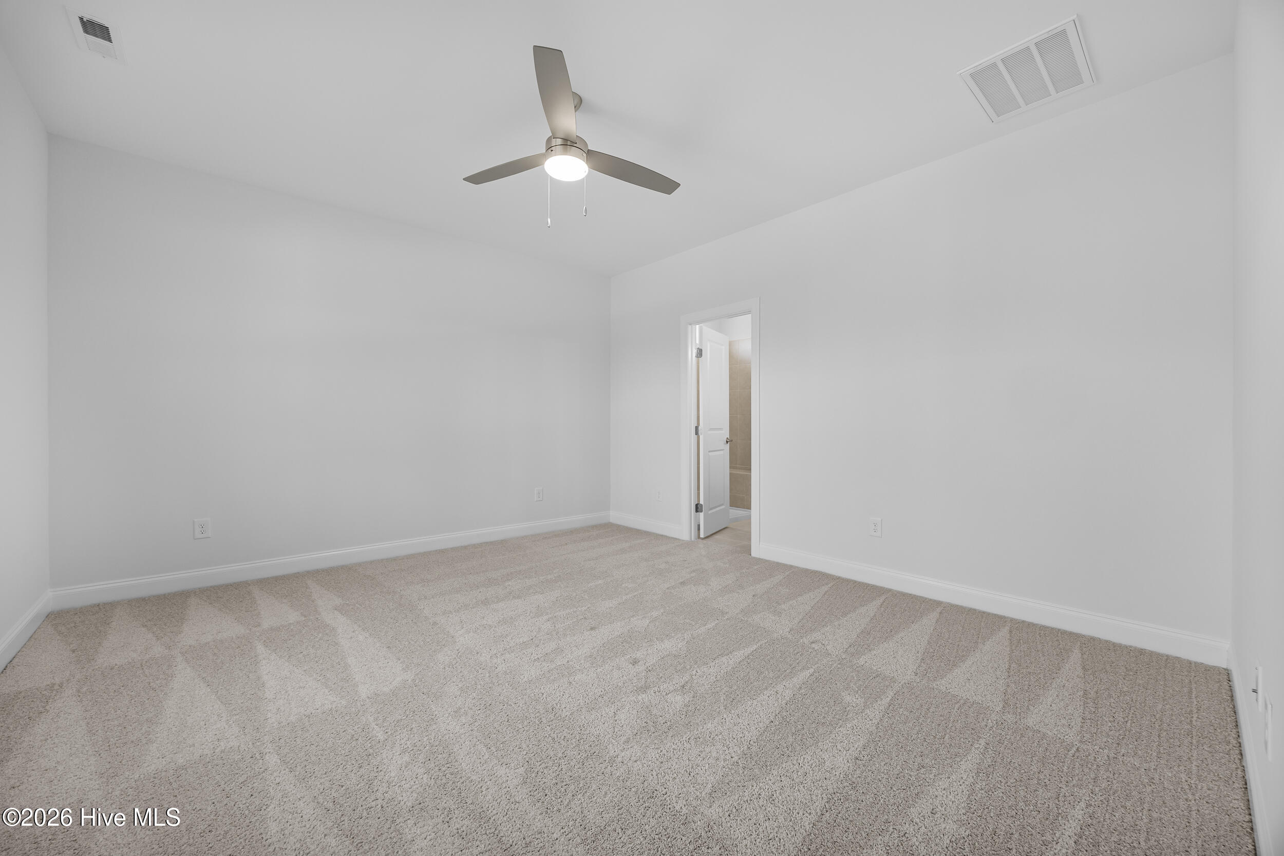 100527053 | Photo 31