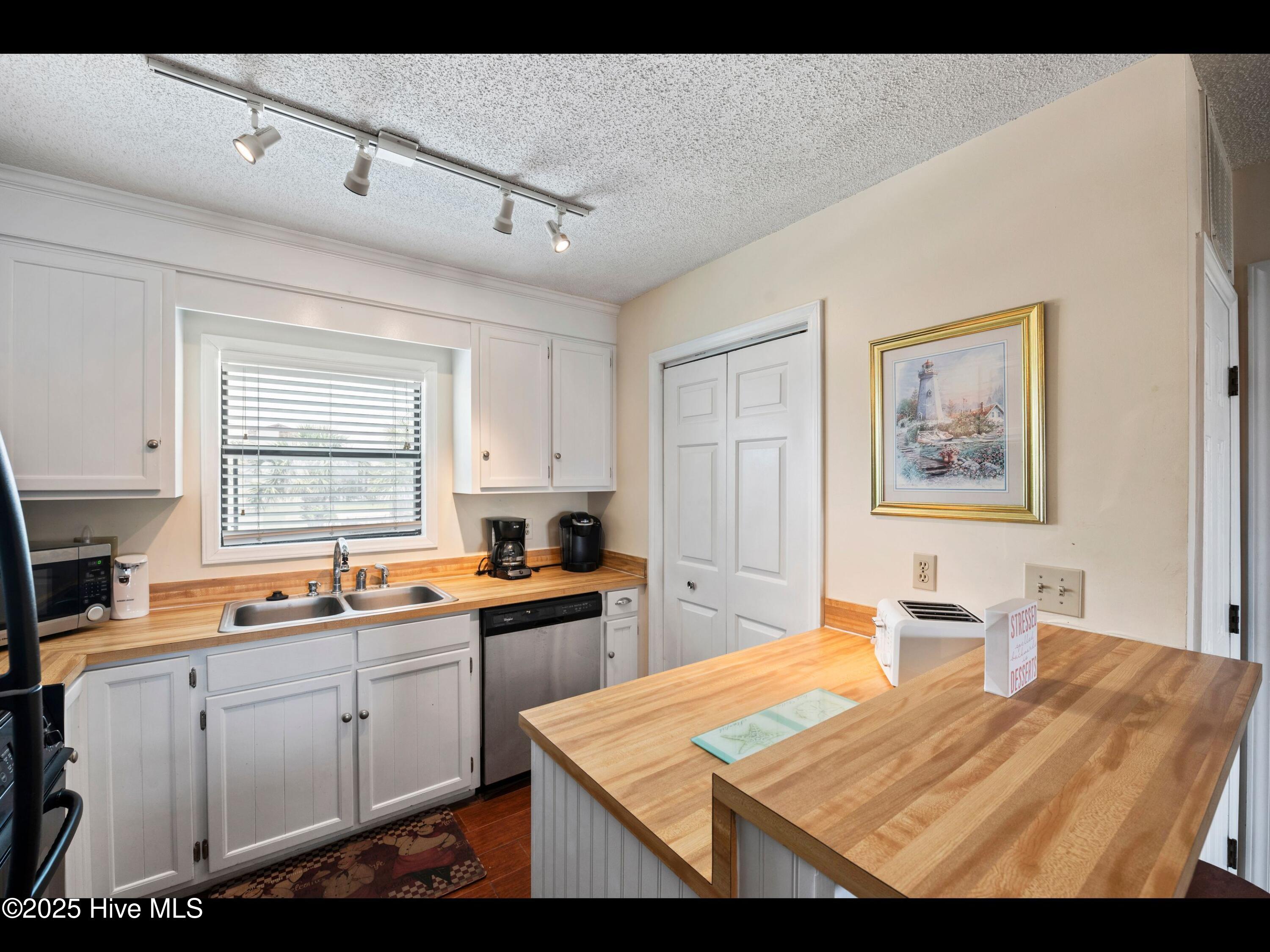 1013 Carolina Beach Avenue N 1f, Carolina Beach, NC 28428 – photo 14: mls-CAT_8859