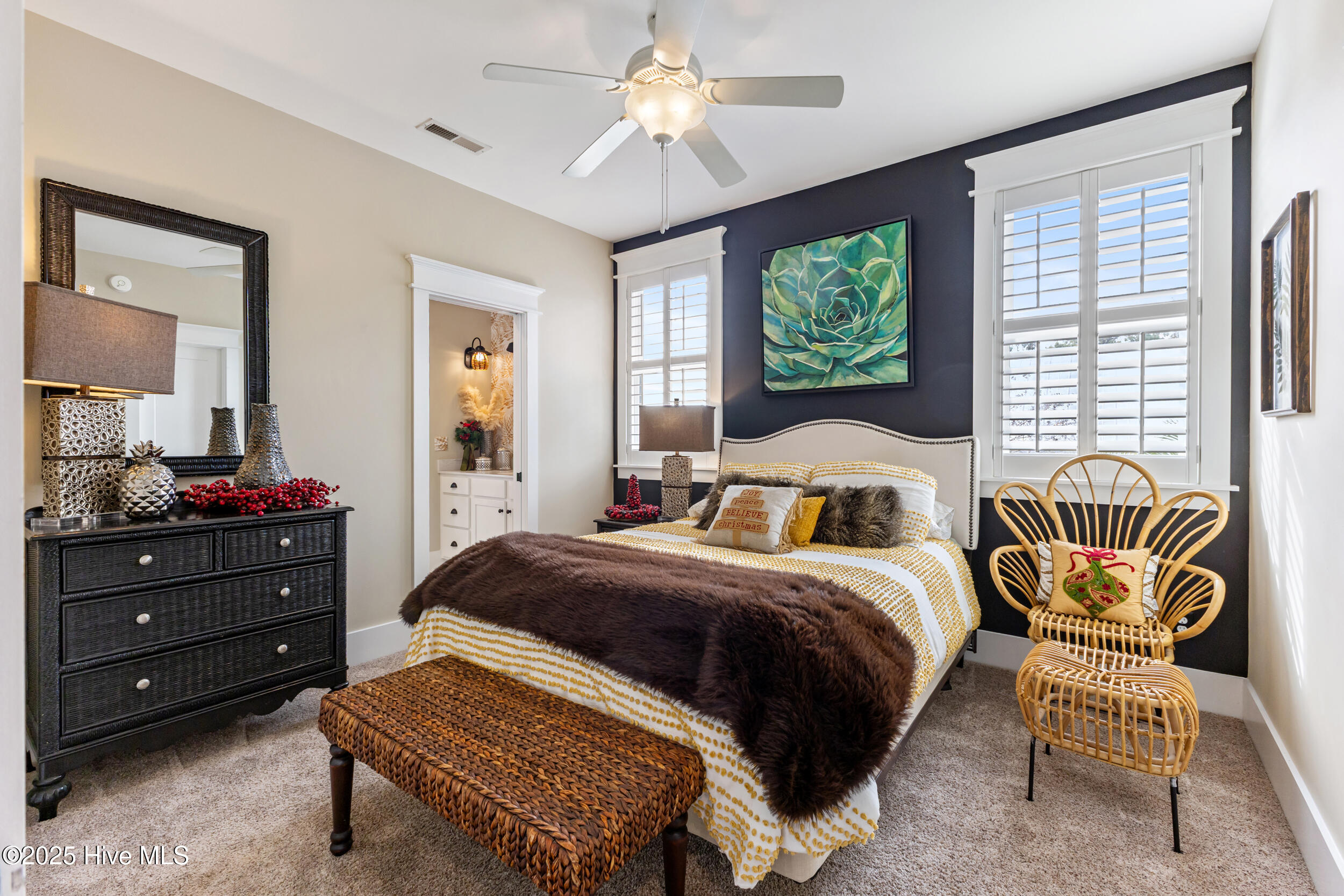 100543179 | Photo 49