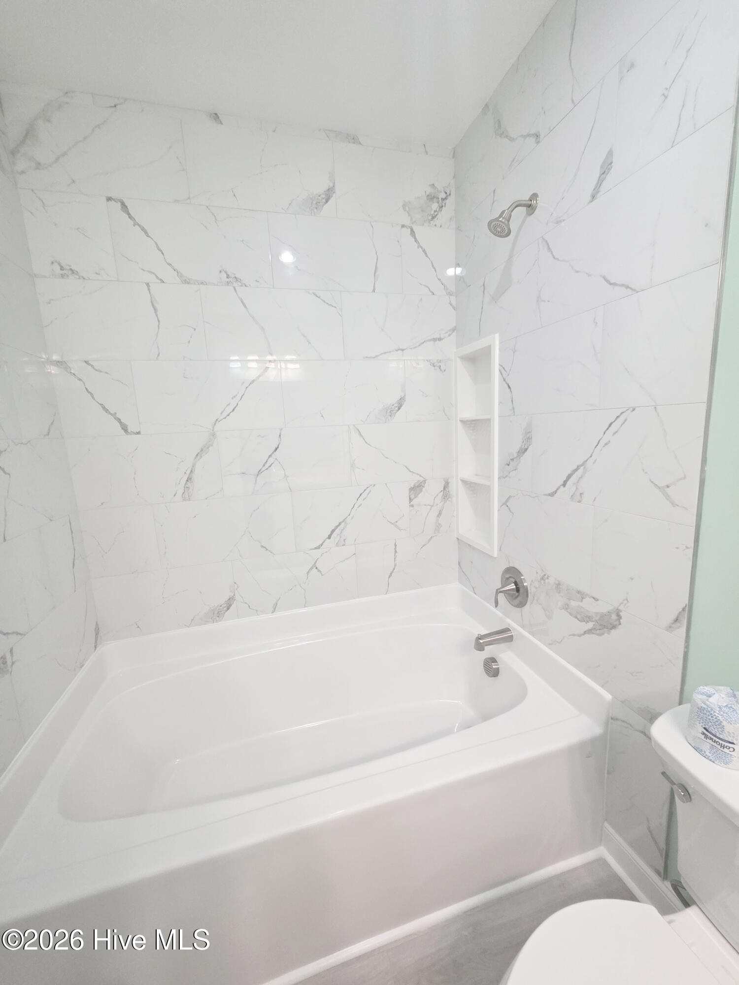 100535825 | Photo 44