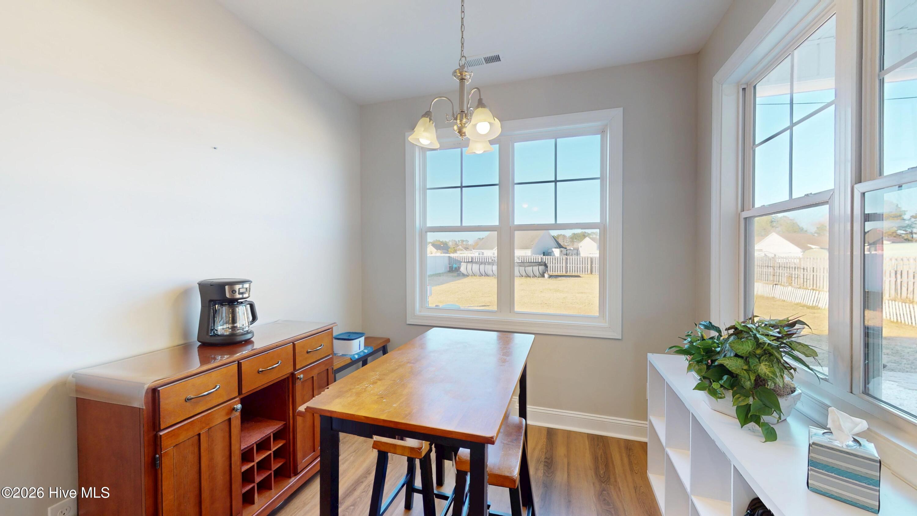 100547102 | Photo 22