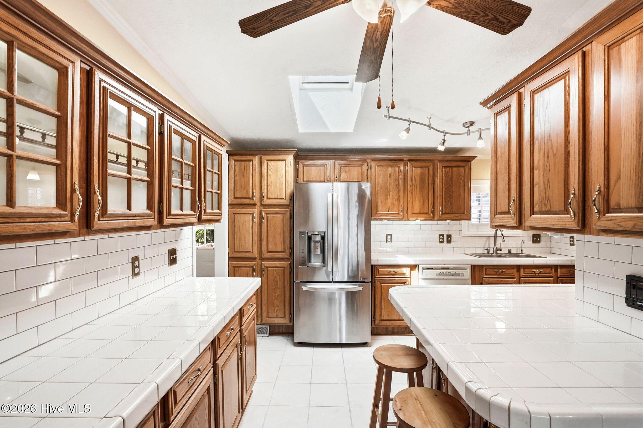 100567371 | Photo 22