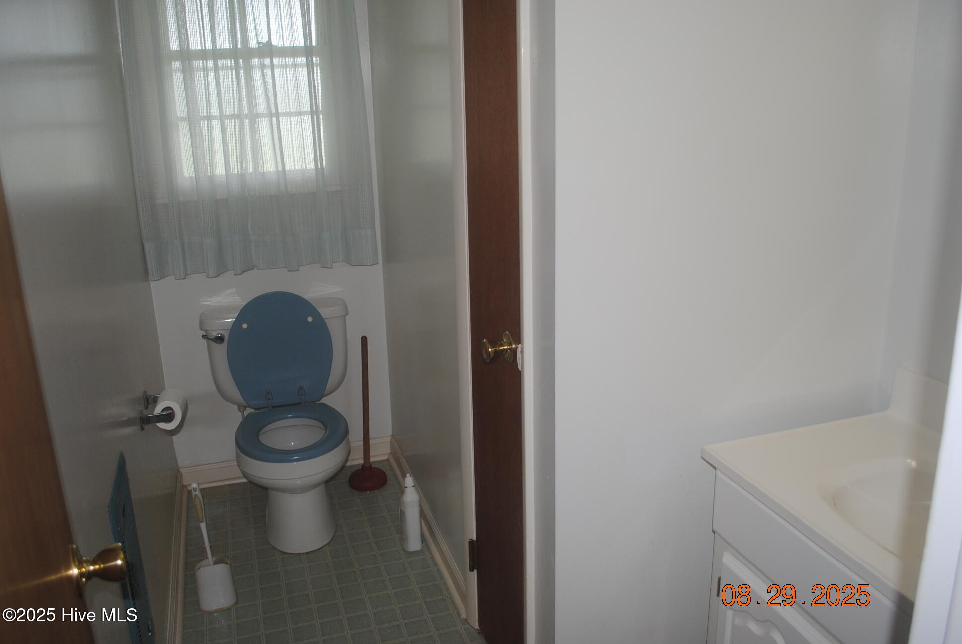 1215 Ormandy Avenue, Jacksonville, NC 28546 – photo 8: DSC_0622