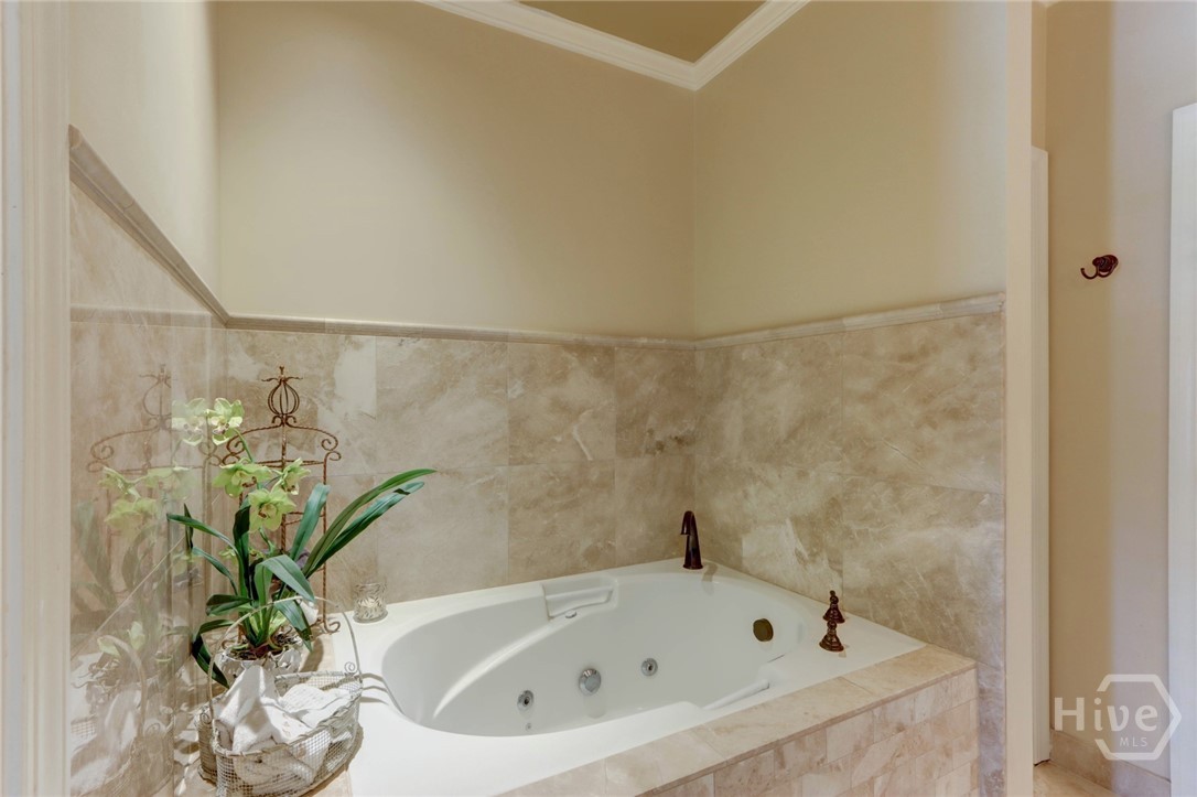 Whirlpool tub