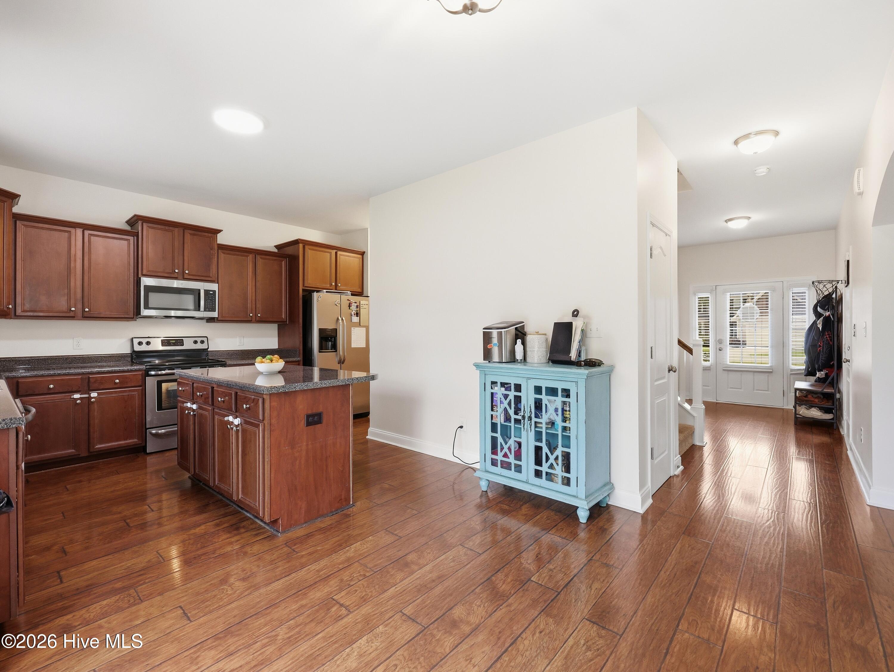 200 Wedgefield Circle,Maple Hill