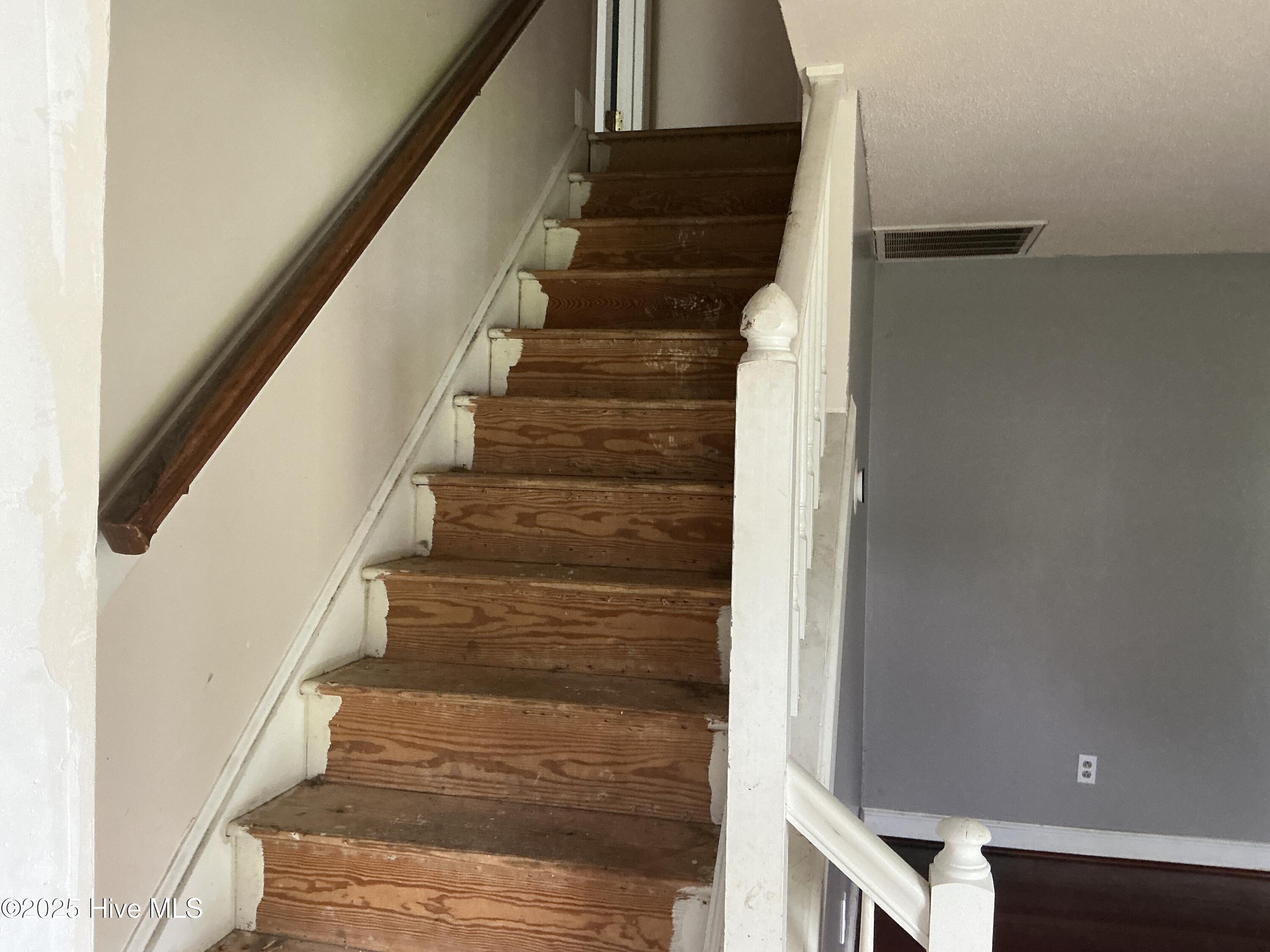 128 Robinhood Drive, Jacksonville, NC 28546 – photo 12: IMG_0935 (1)