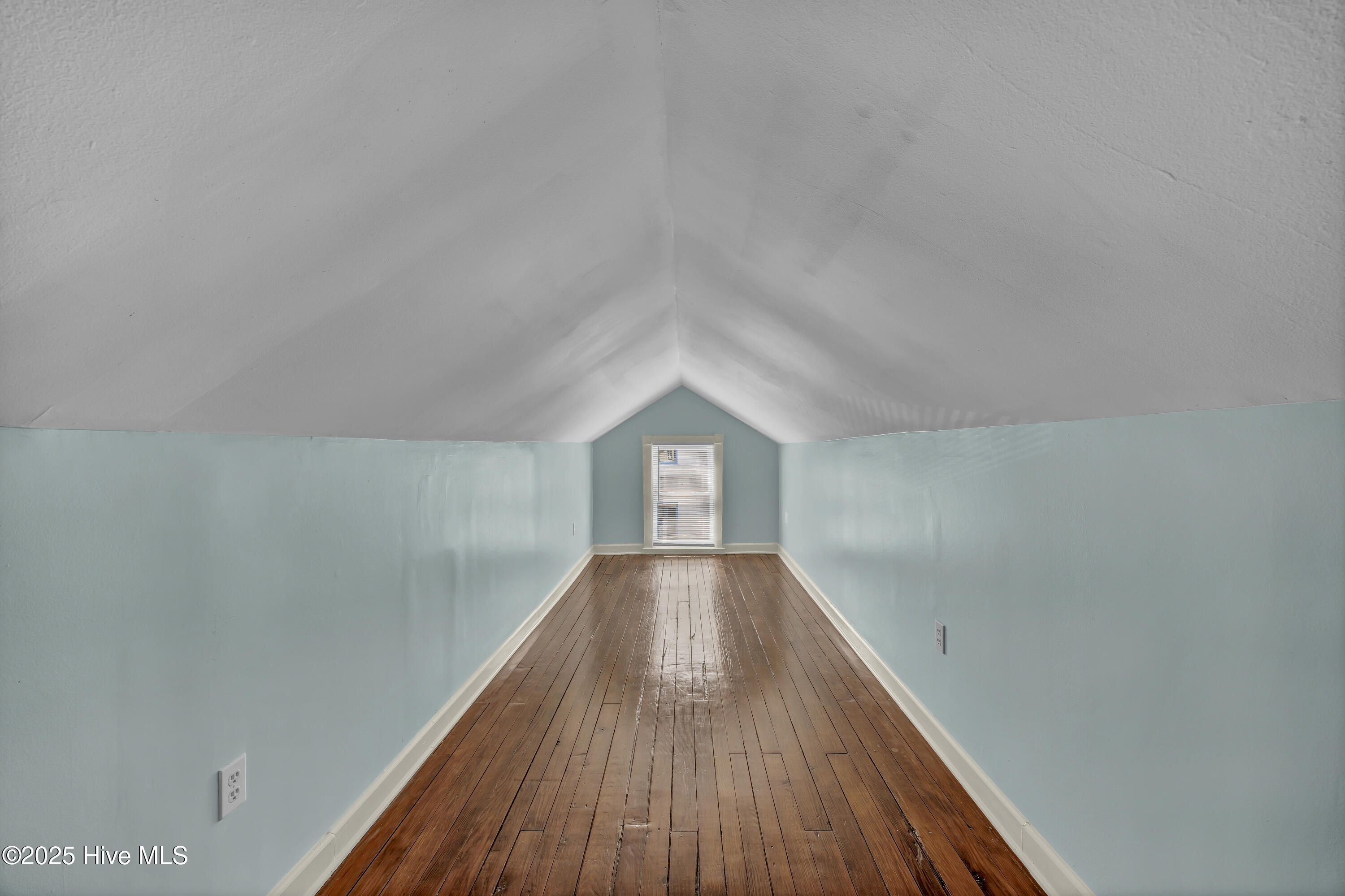 100531639 | Photo 17