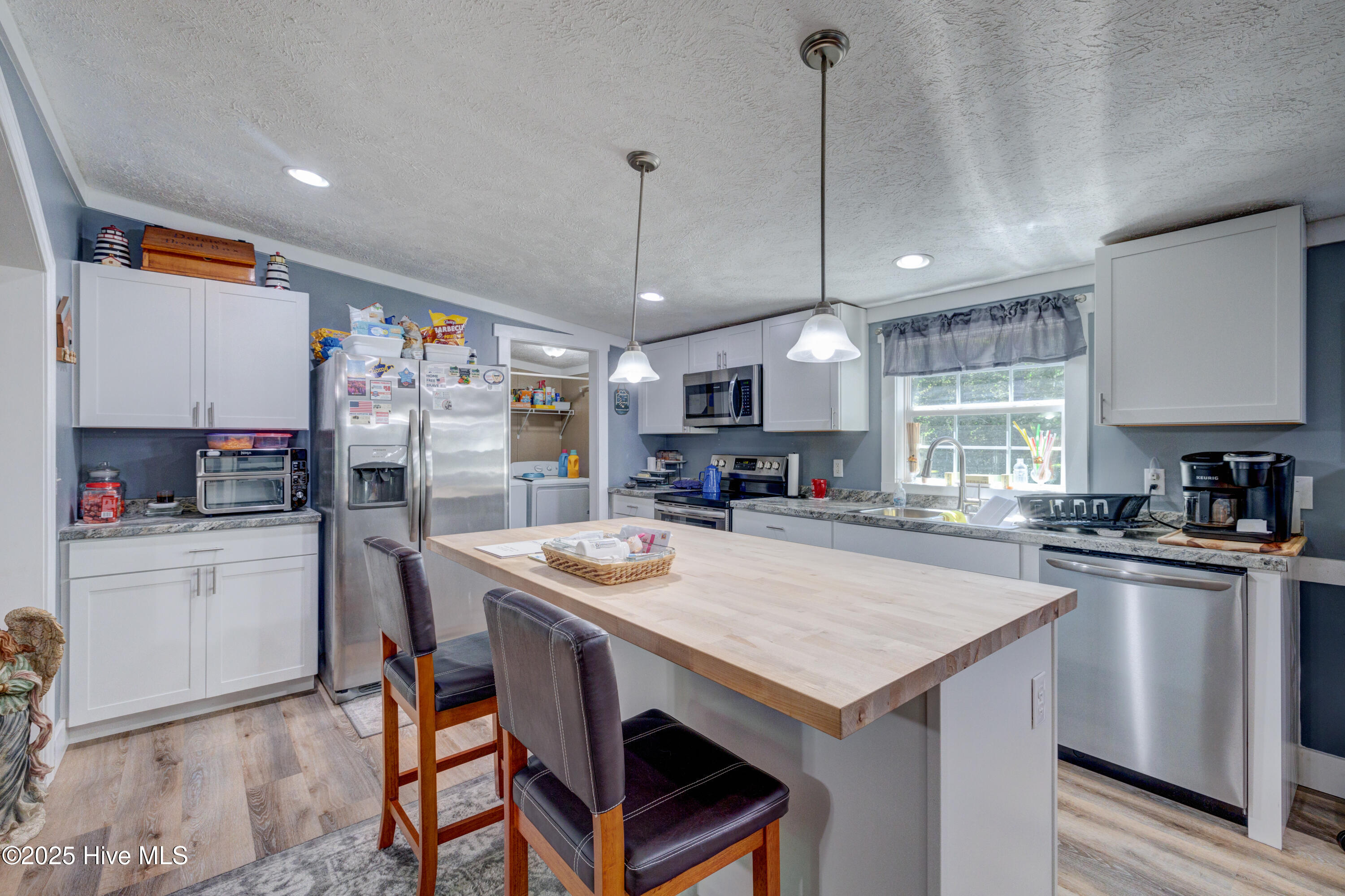 100530756 | Photo 23