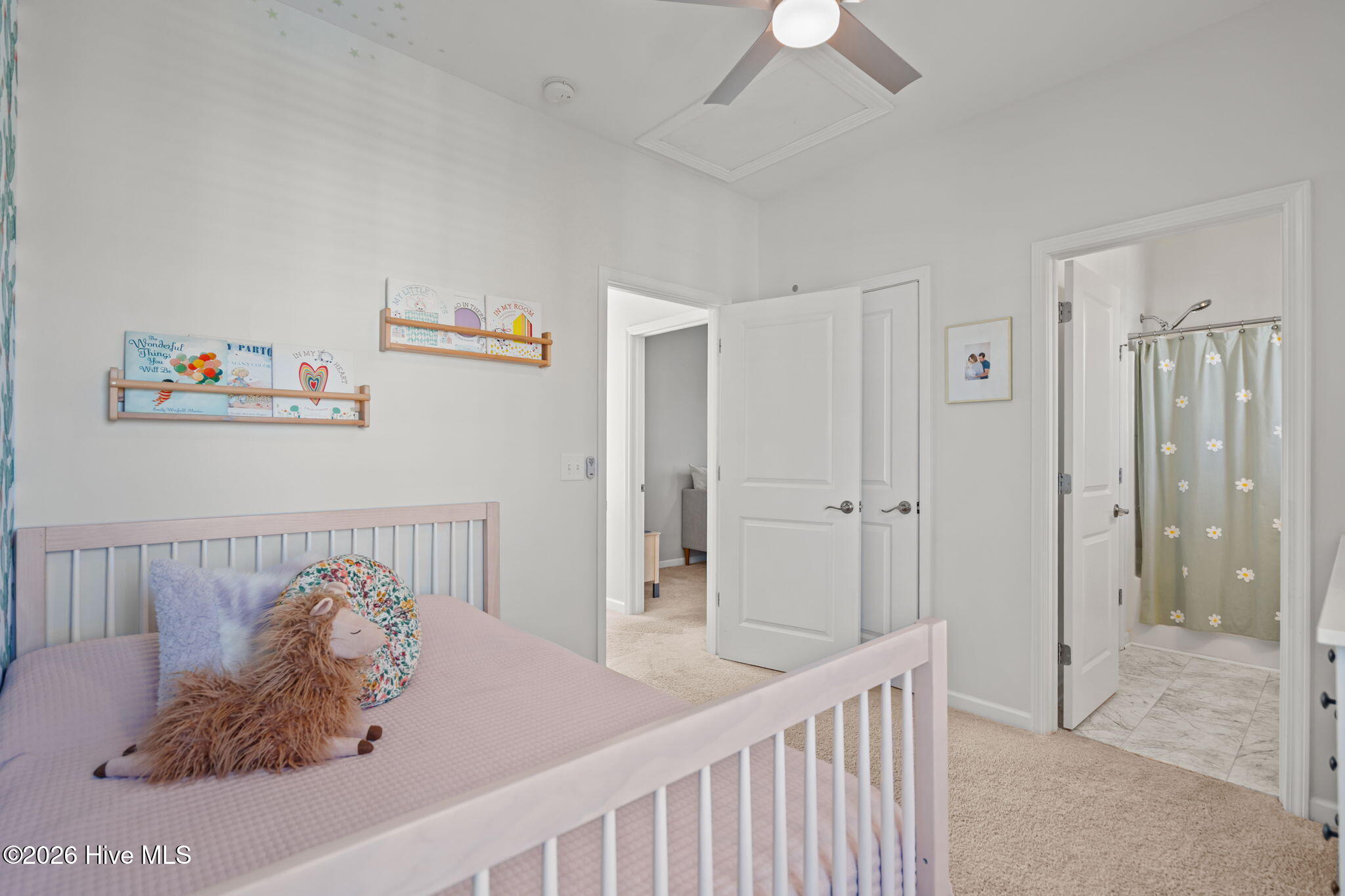 100560922 | Photo 29