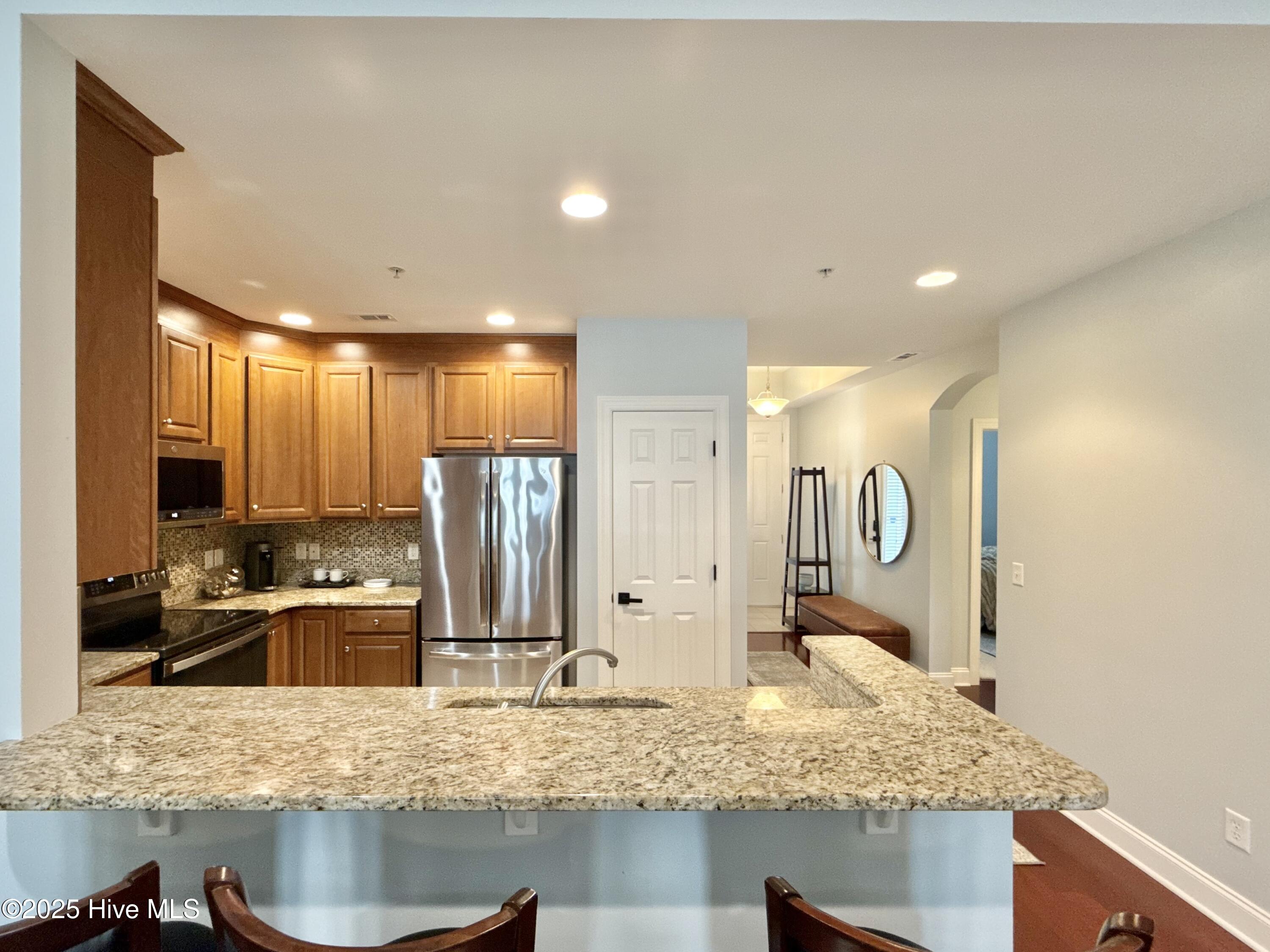 100542840 | Photo 14