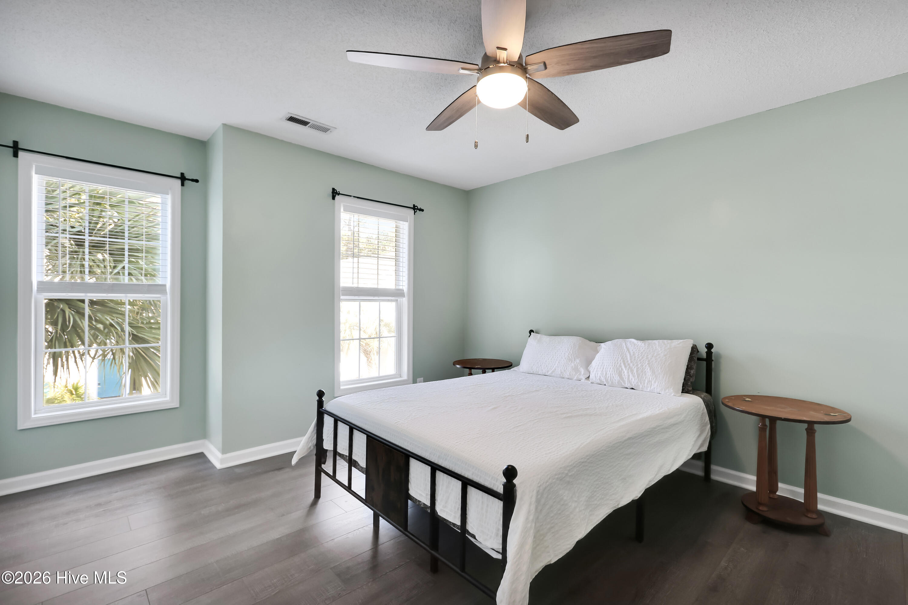 100552393 | Photo 24