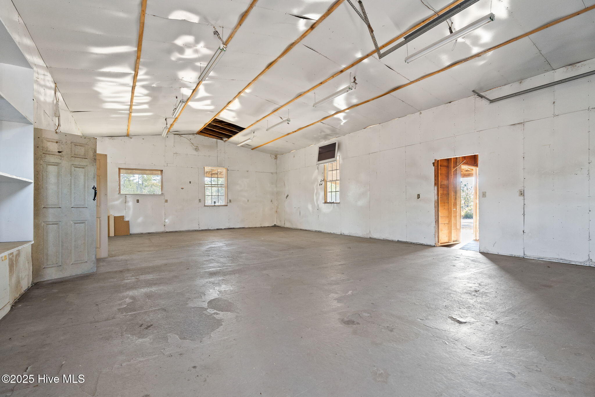 100494662 | Photo 36