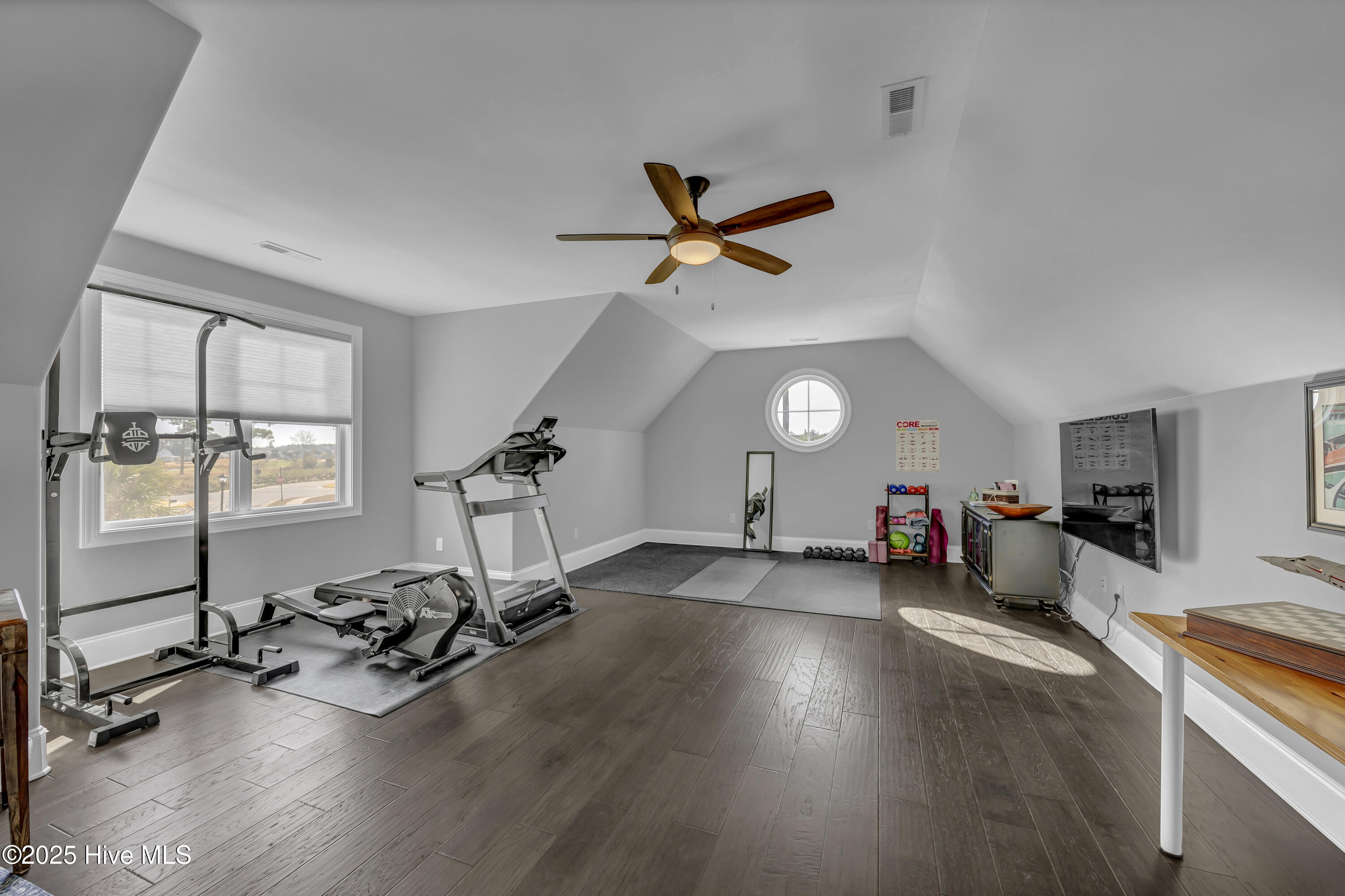 100546758 | Photo 40