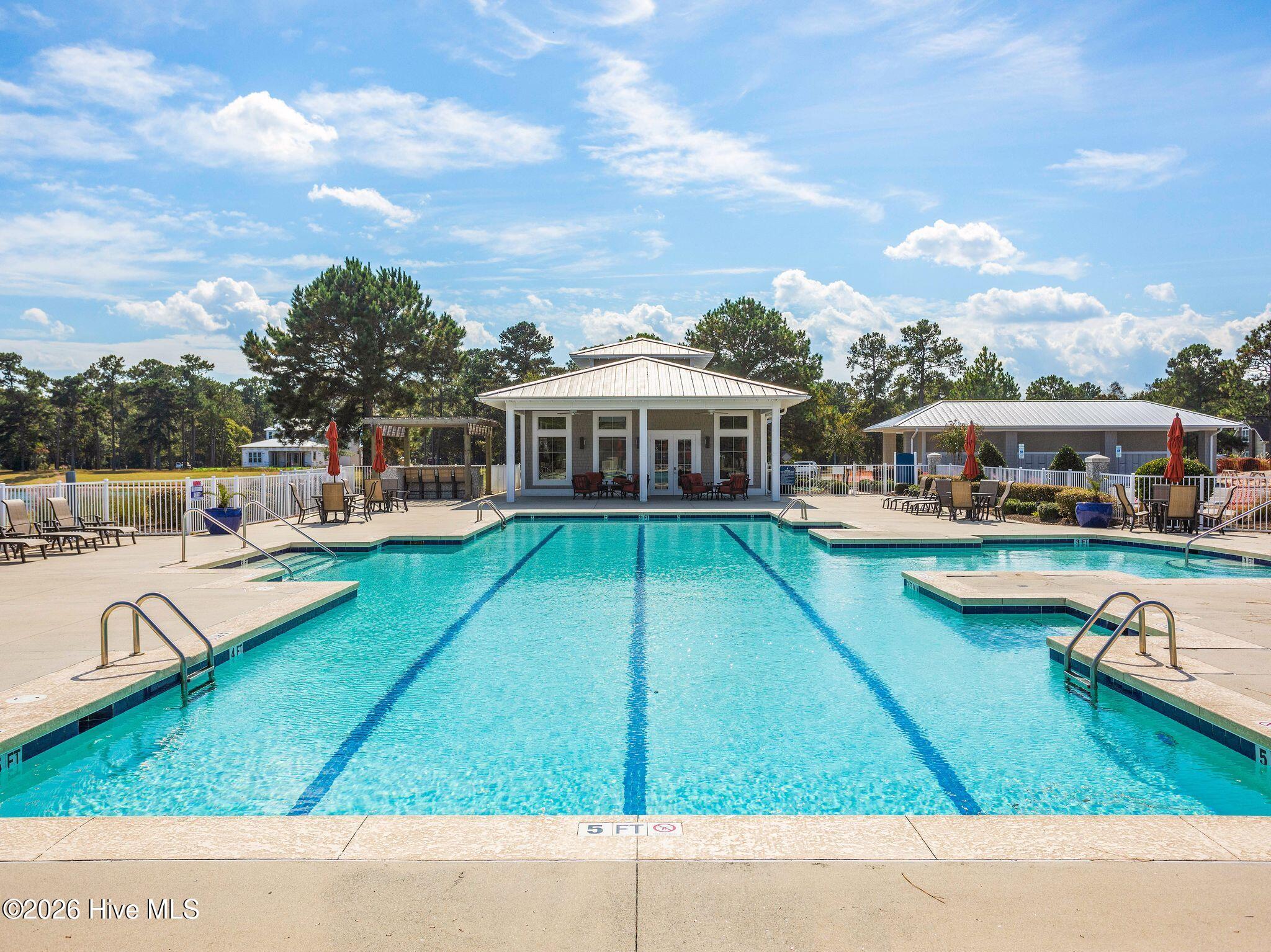 100569004 | Photo 102