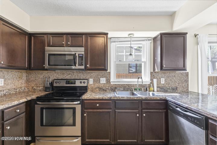 2039 Hunters Ridge Drive,Midway Park