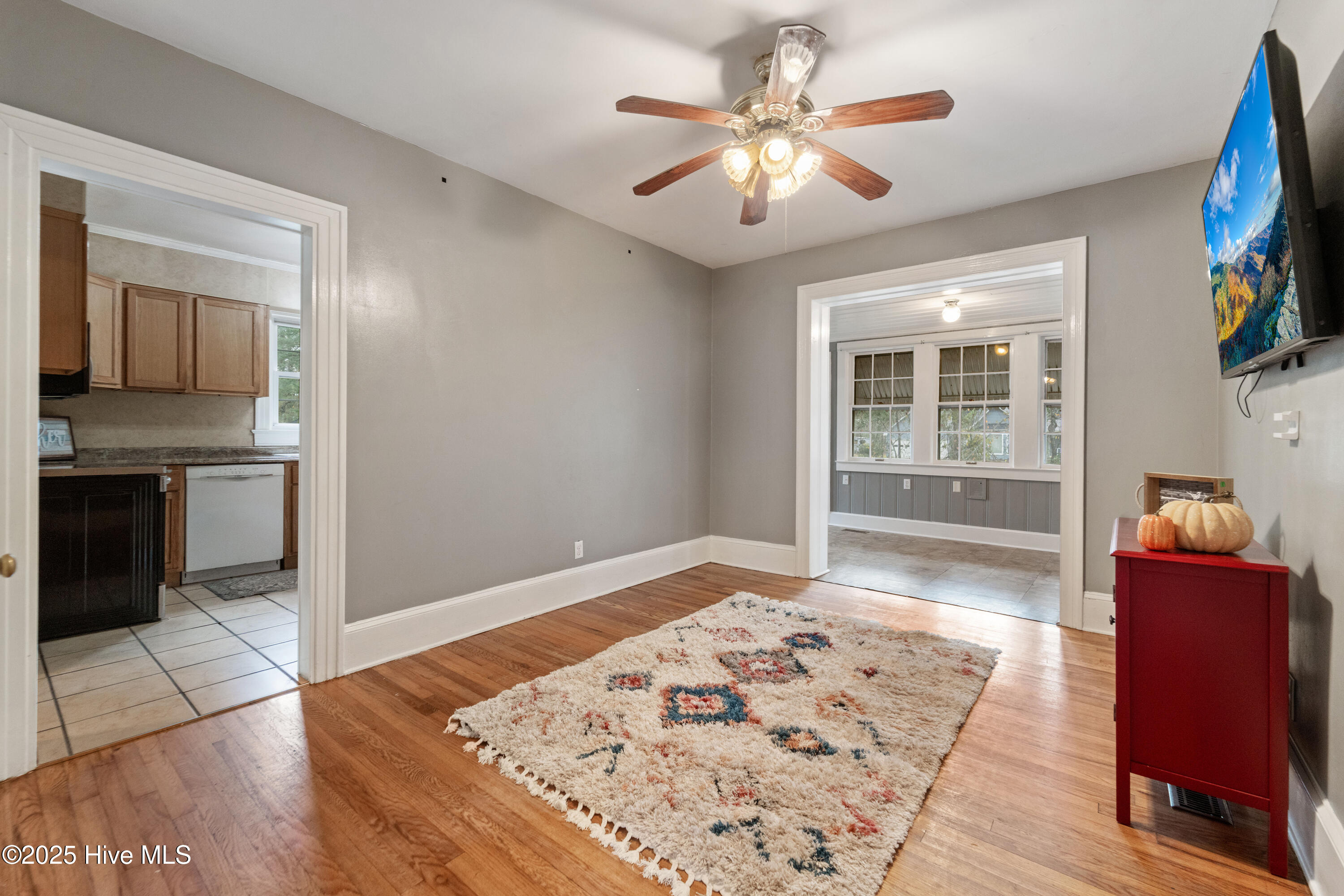 100544156 | Photo 31