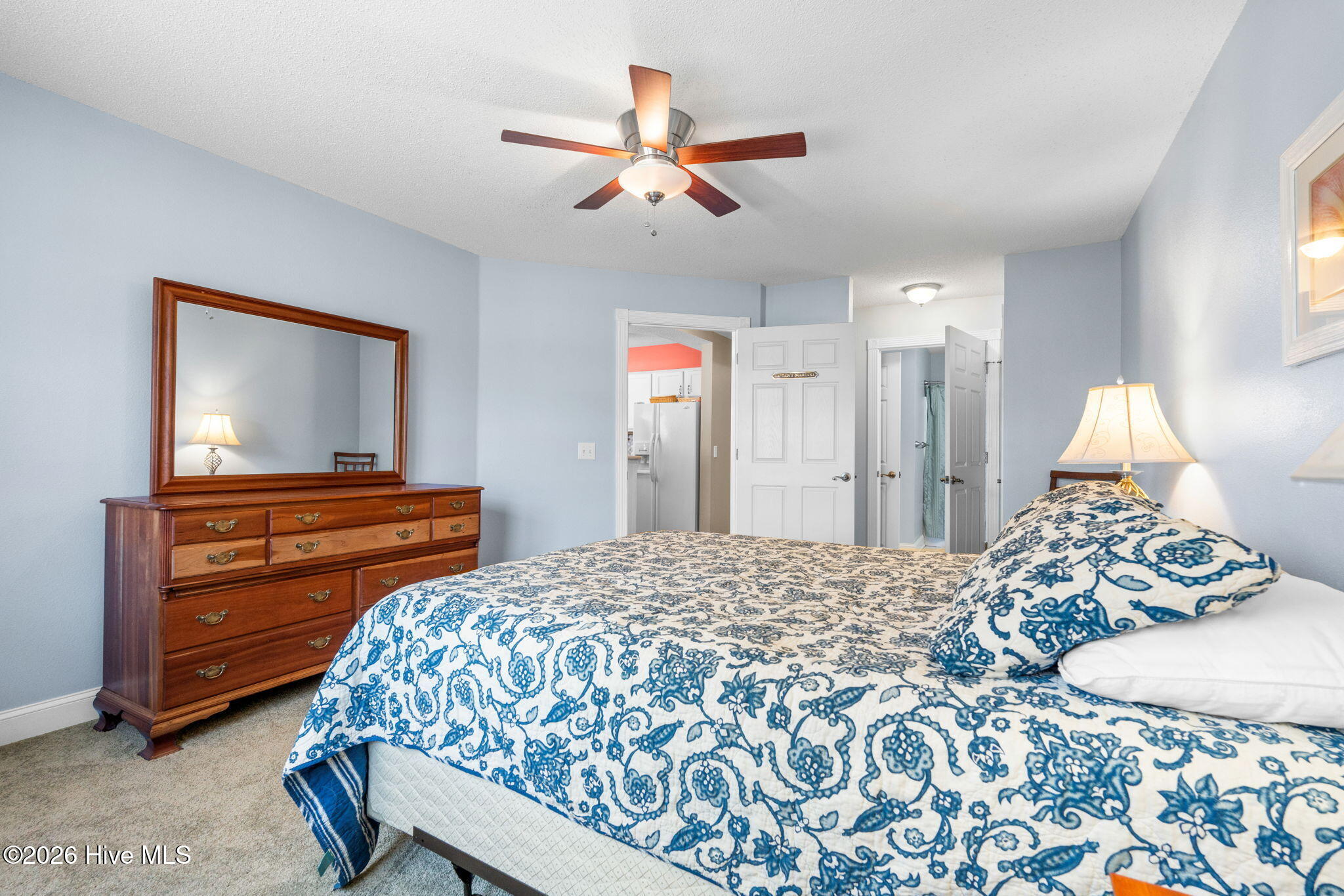 100569270 | Photo 18