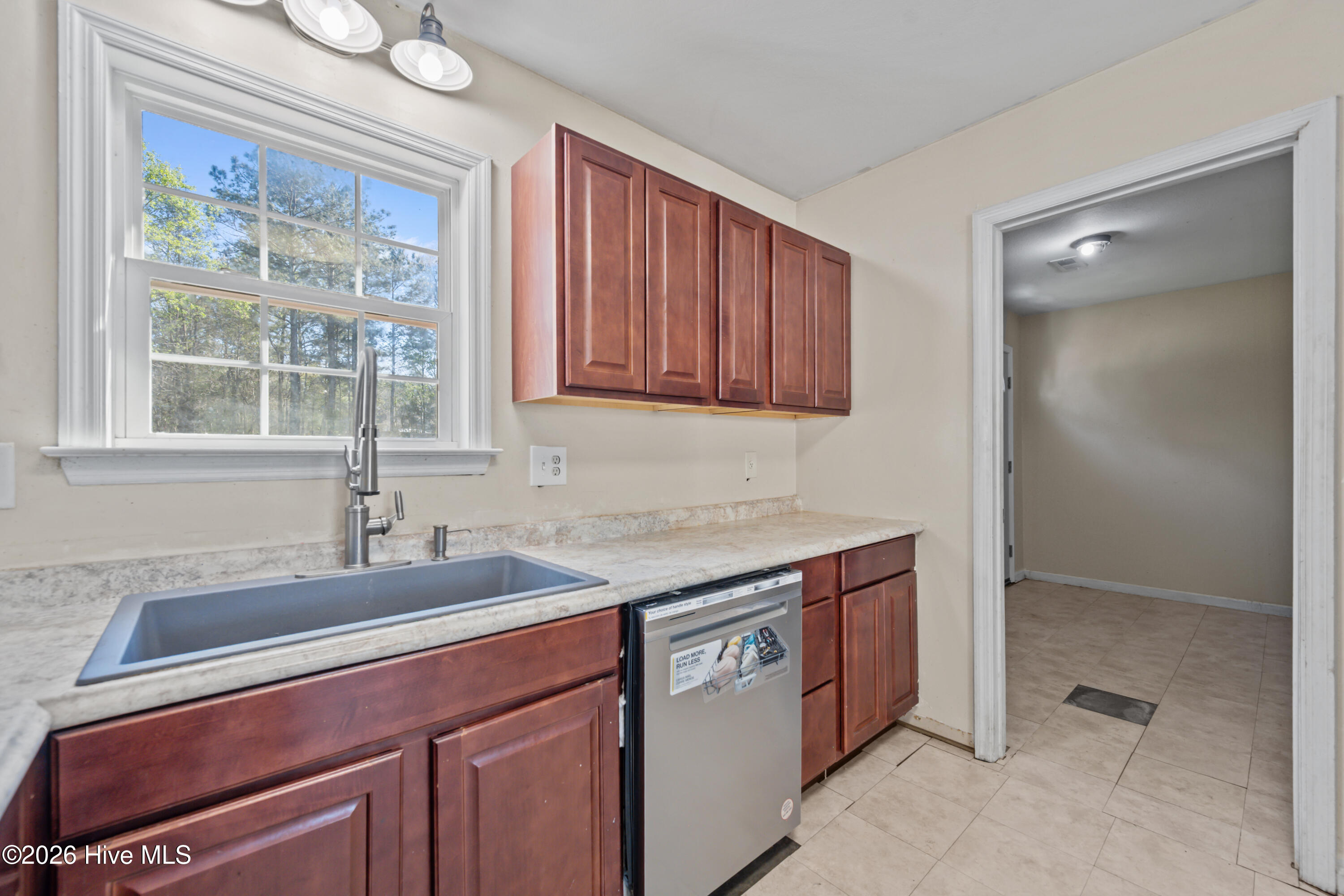 100564292 | Photo 36