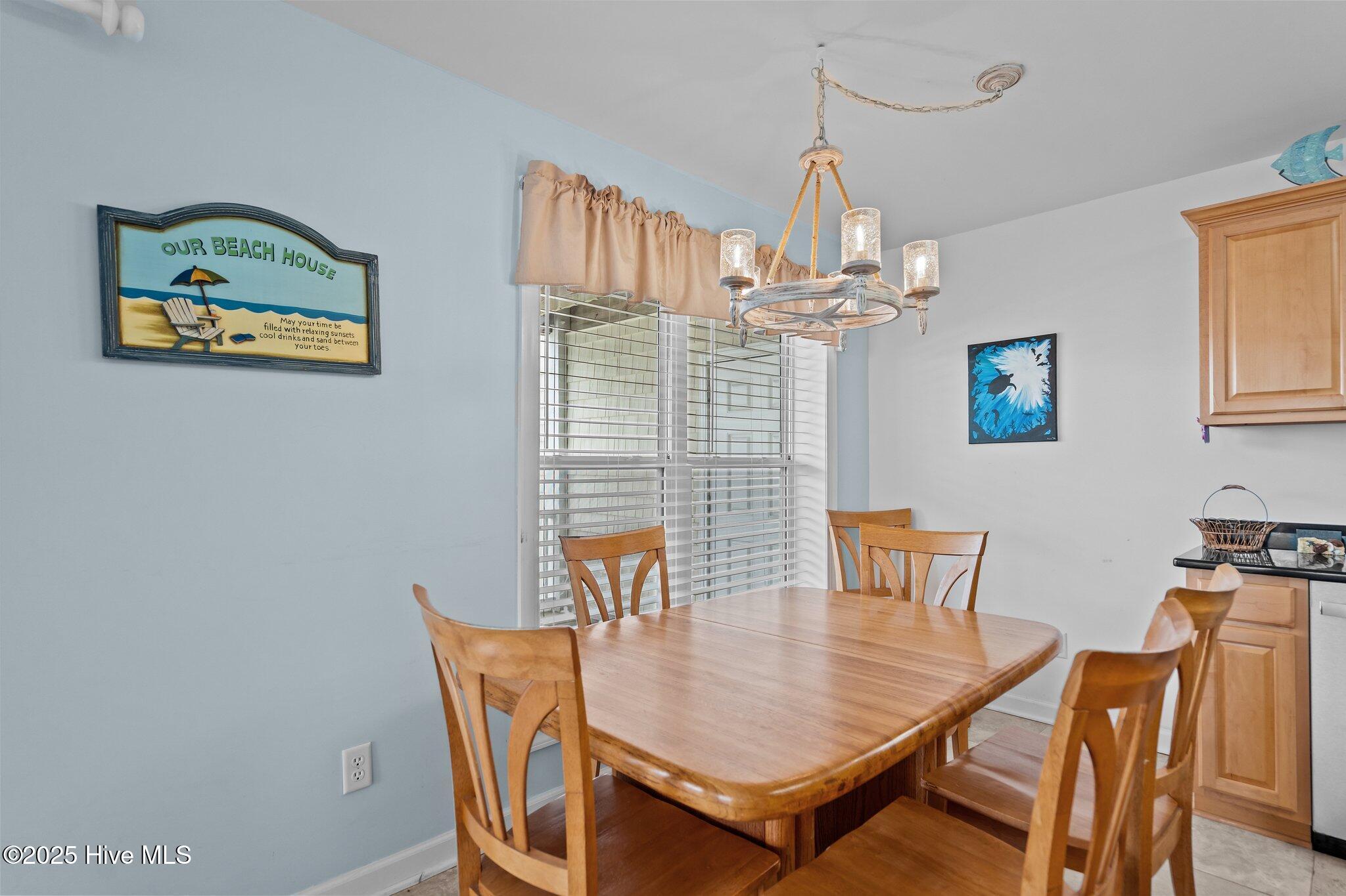 100517725 | Photo 43