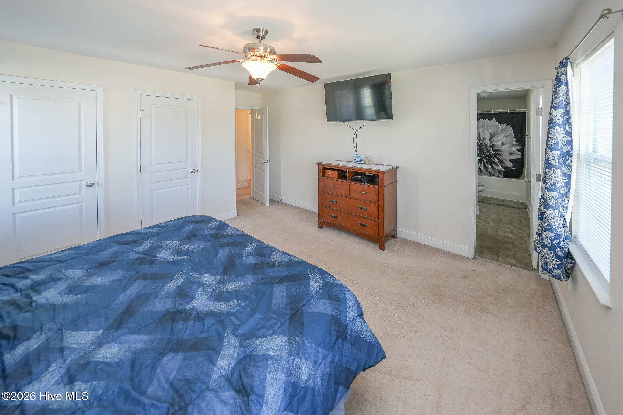 100561361 | Photo 21