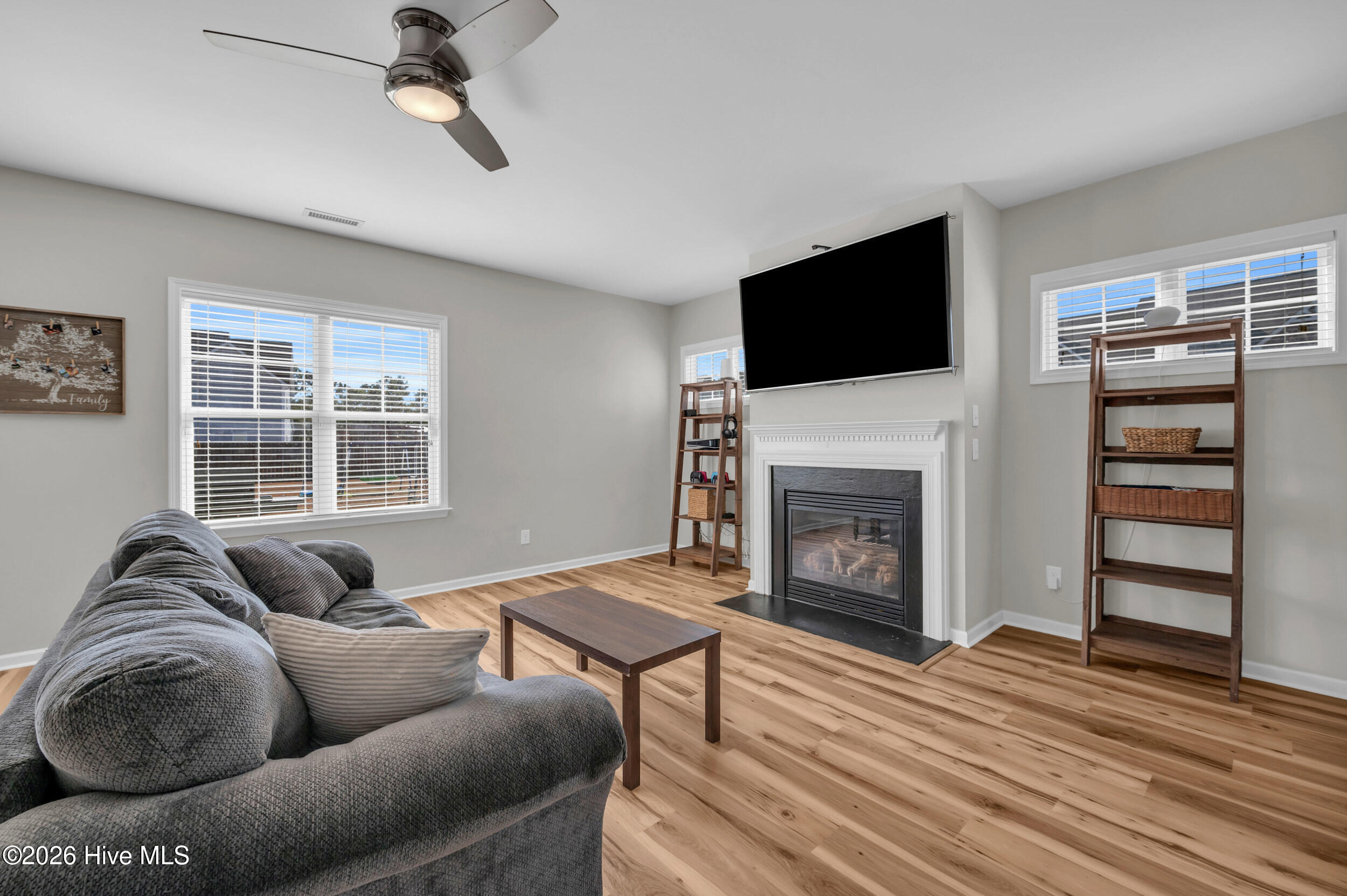 100550798 | Photo 10