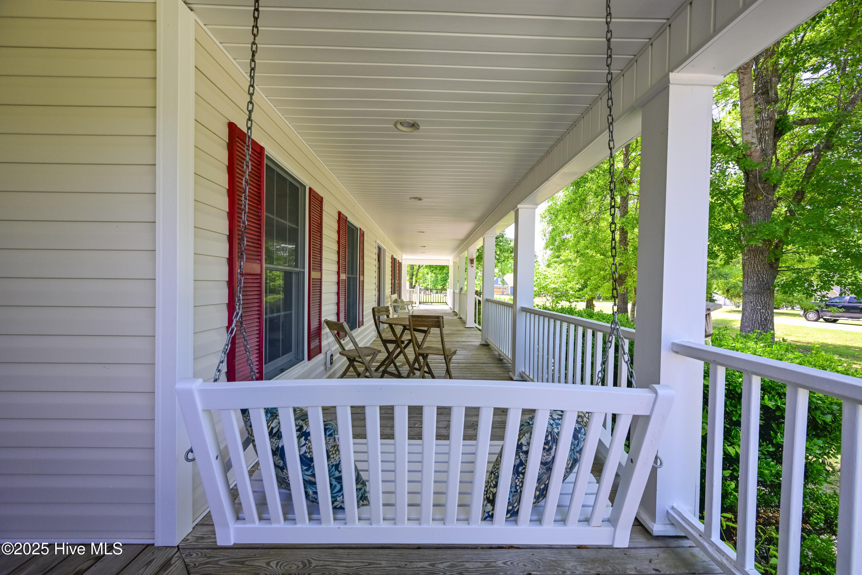 100523766 | Photo 86