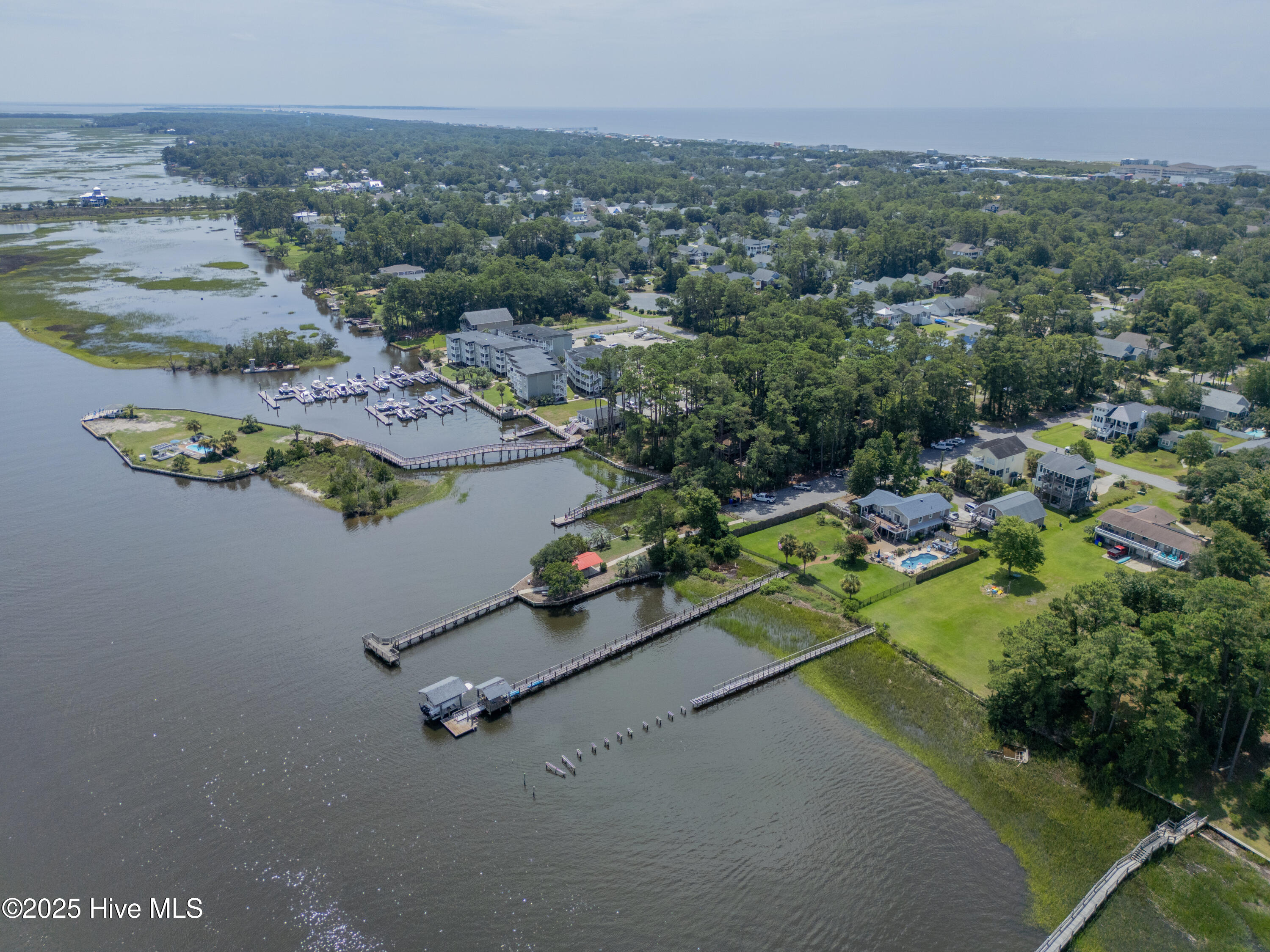 100522318 | Photo 42