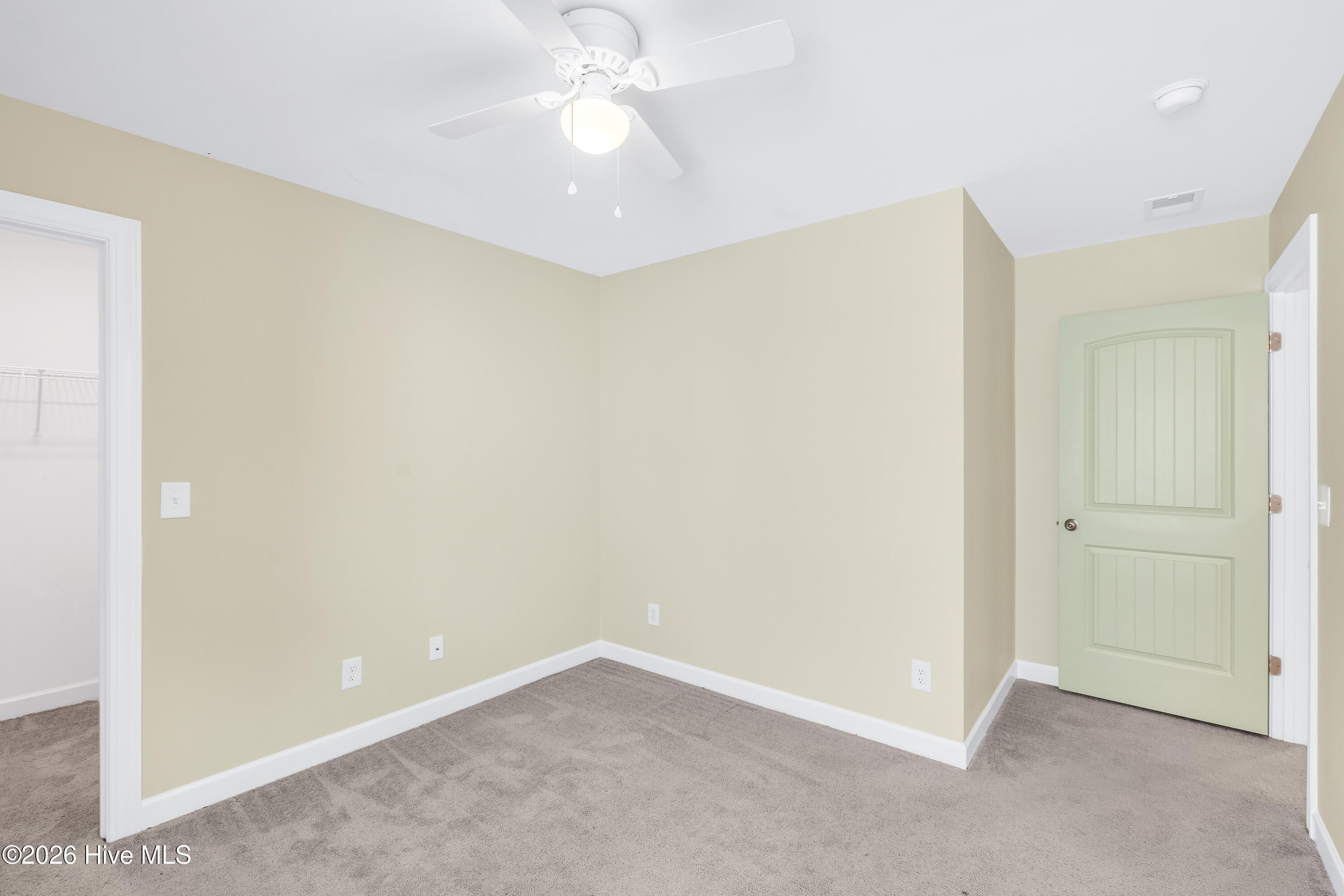 100548253 | Photo 38